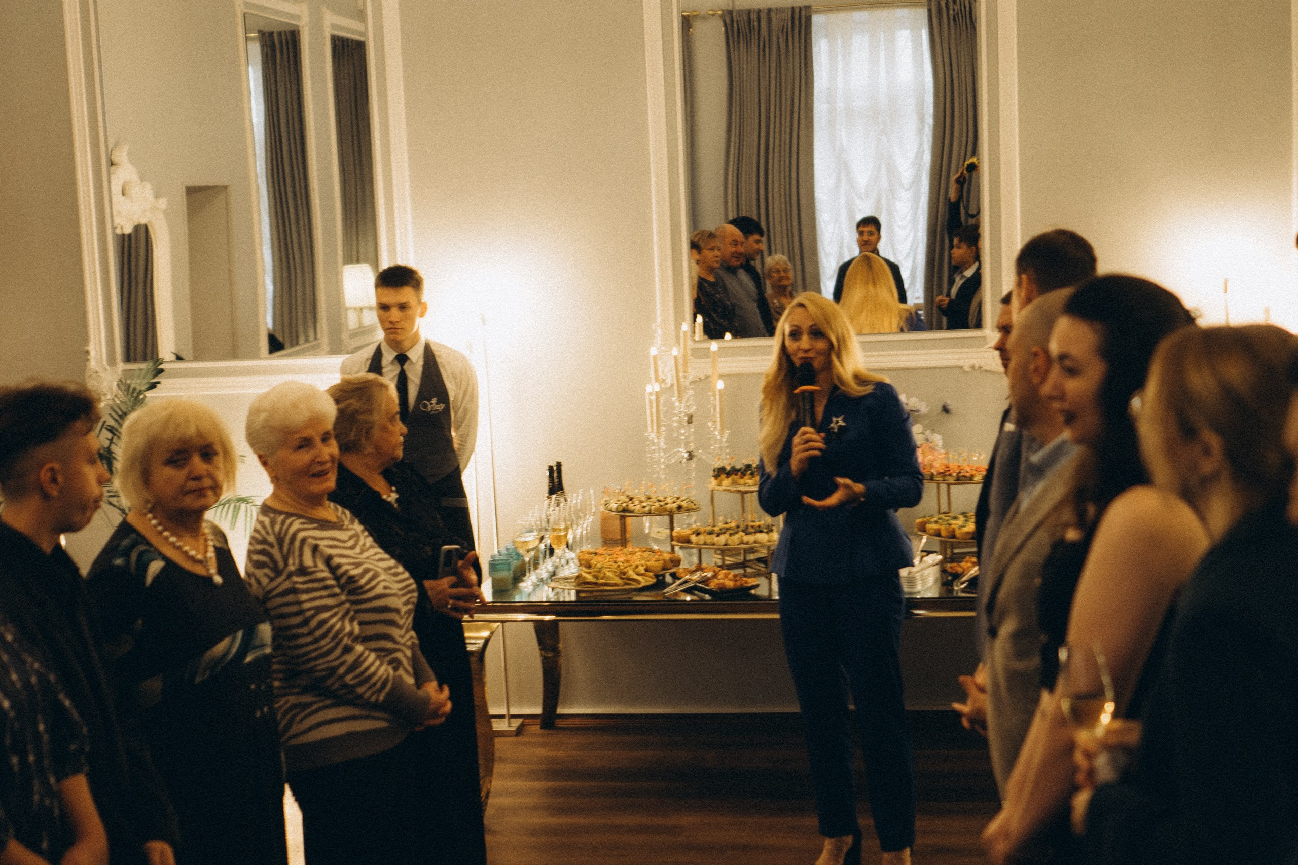 СЬЕМКА РЕПОРТАЖ В ЗАГСЕ (2 ДВОРЕЦ). Профессиональный фотограф, Санкт-Петербург — Виктория Богомолова