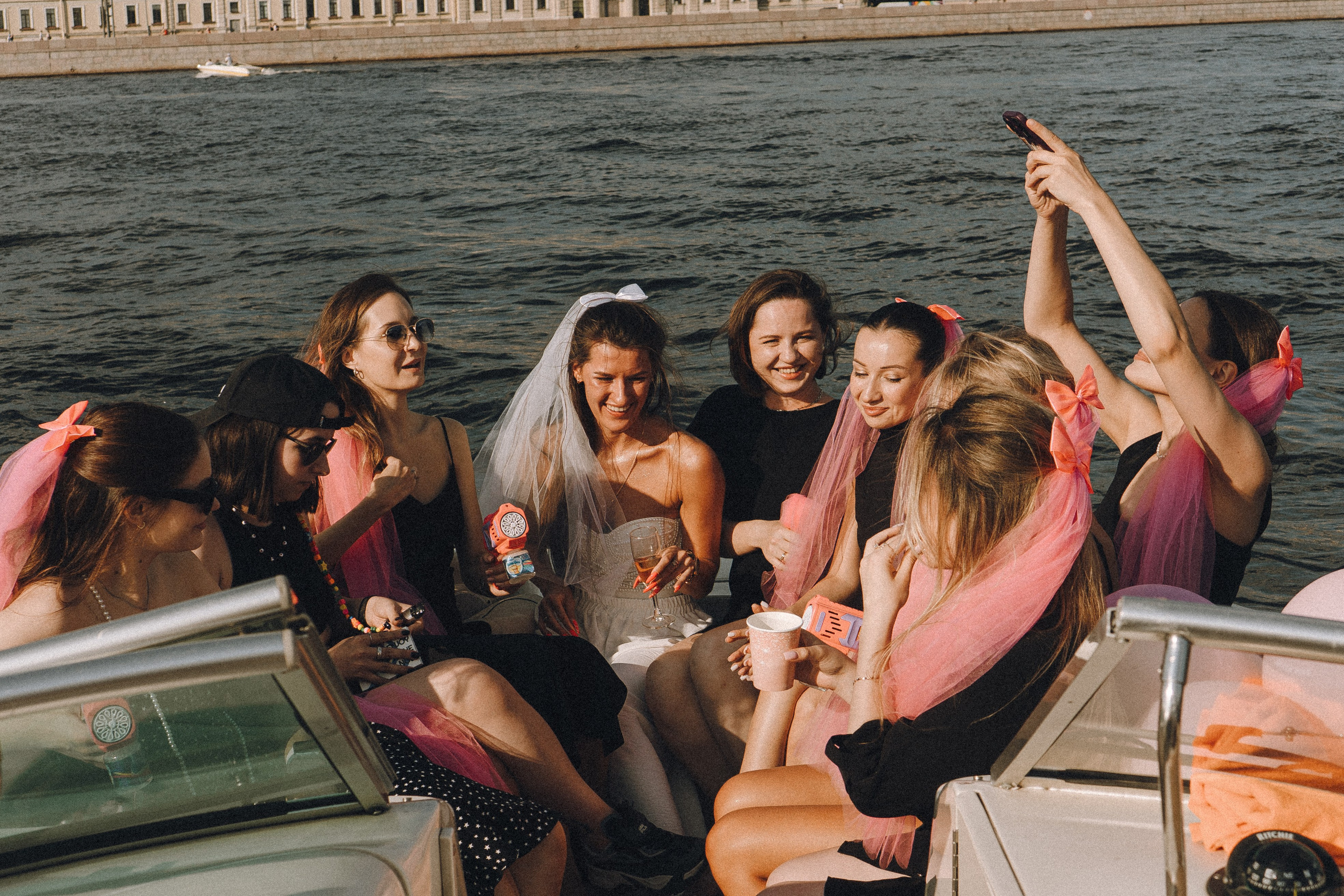 ДЕВИЧНИК НА КАТЕРЕ. Профессиональный фотограф, Санкт-Петербург — Виктория Богомолова