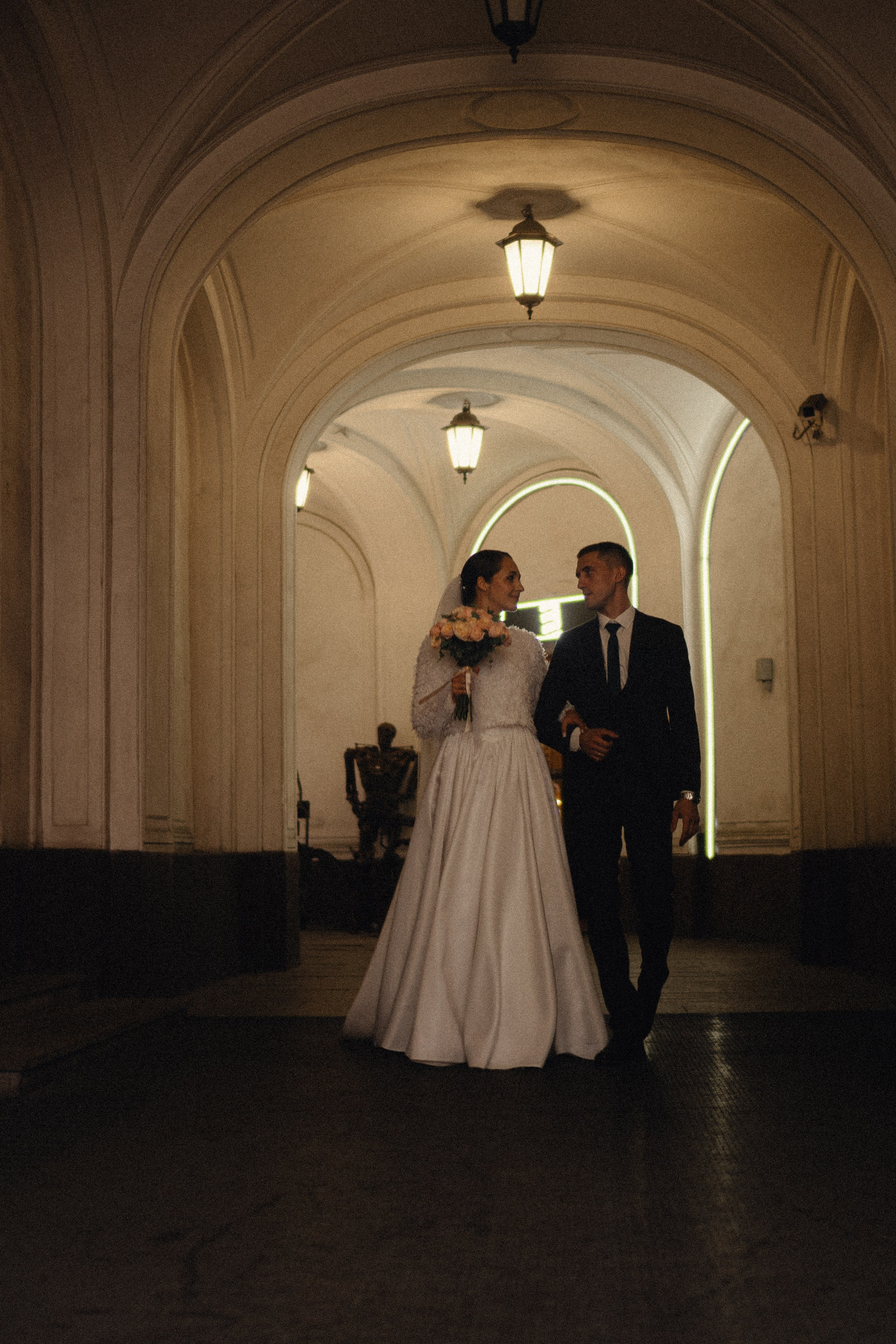 СВАДЕБНАЯ ПРОГУЛКА В САНТК-ПЕТЕРБУРГЕ (ИСАКИЕВСКИЙ СОБОР, ЗИМНЯЯ КАНАВКА, ЭРМИТАЖ И БОЛЬШАЯ МОРСКАЯ УЛИЦА). Профессиональный фотограф, Санкт-Петербург — Виктория Богомолова