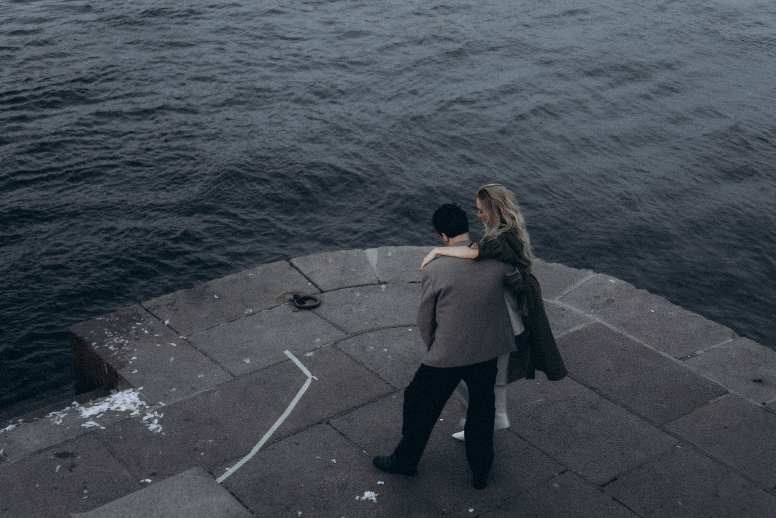 СВАДЕБНАЯ СЬЕМКА ПАРЫ НА РАССВЕТЕ В БЕЛЫЕ НОЧИ И ПРОГУЛКА С РАЗВОДНЫМИ МОСТАМИ И ПИКНИК ВОЗЛЕ ИСАКИЕВСКОГО СОБОРА. Профессиональный фотограф, Санкт-Петербург — Виктория Богомолова