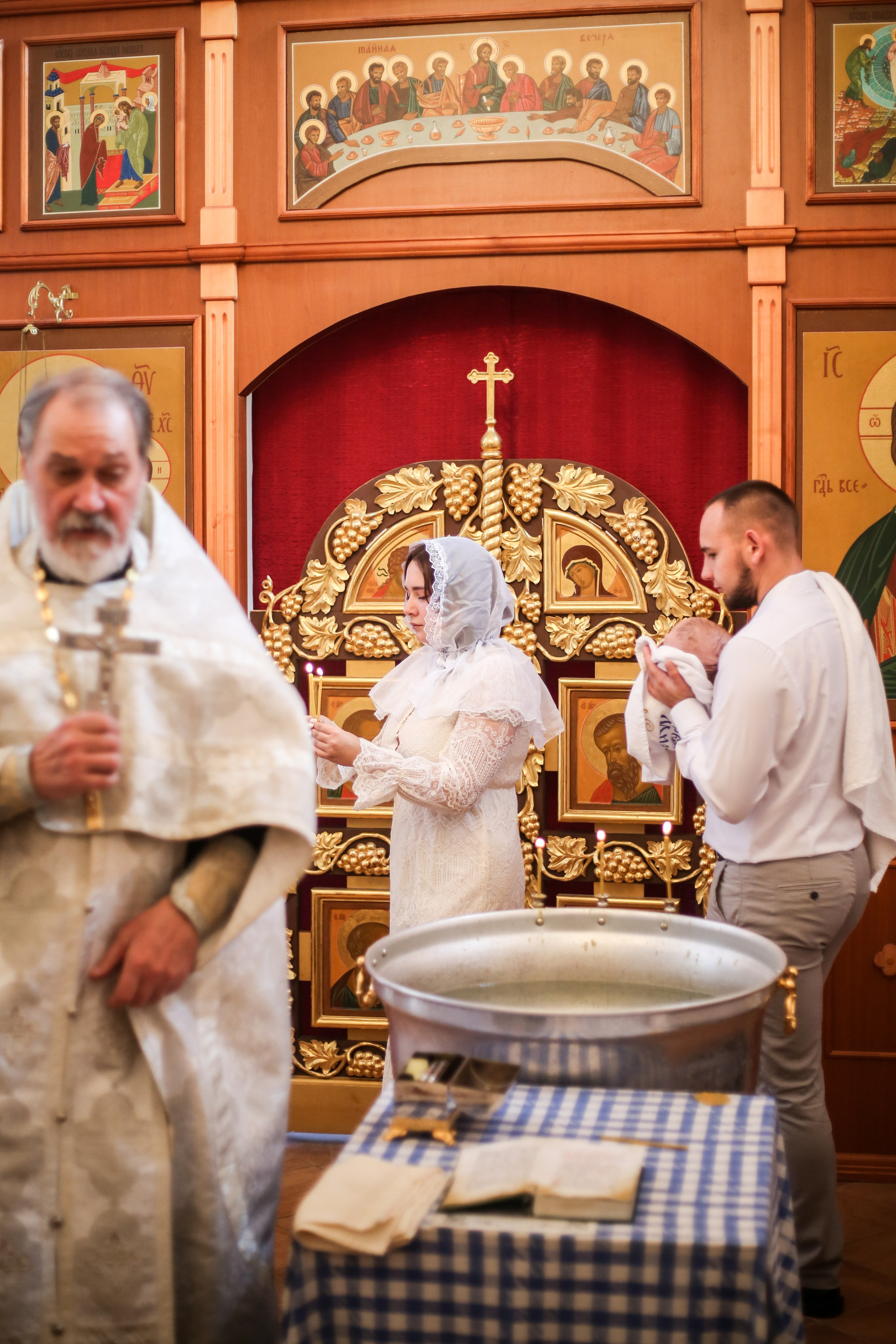 Крещение в Храме Святой Троицы Сходня. Фотограф Анастасия Залевская
