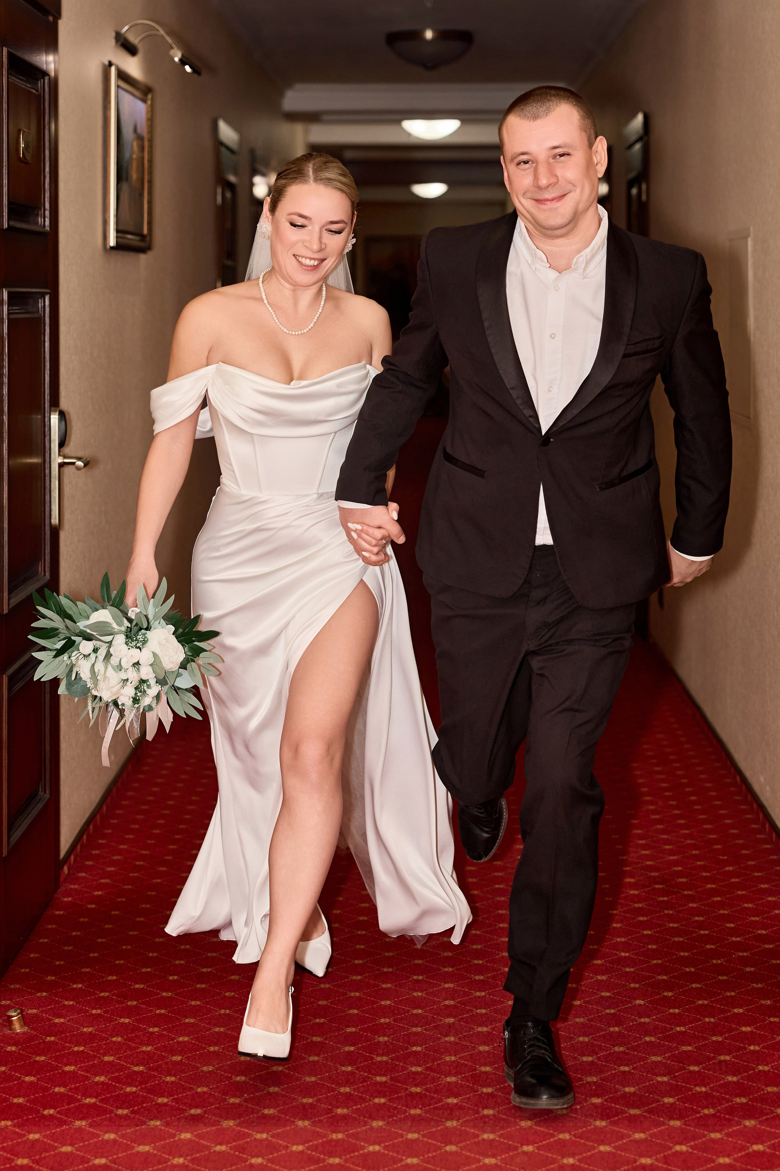 Утро невесты и свадебная фотосессия в гостинице