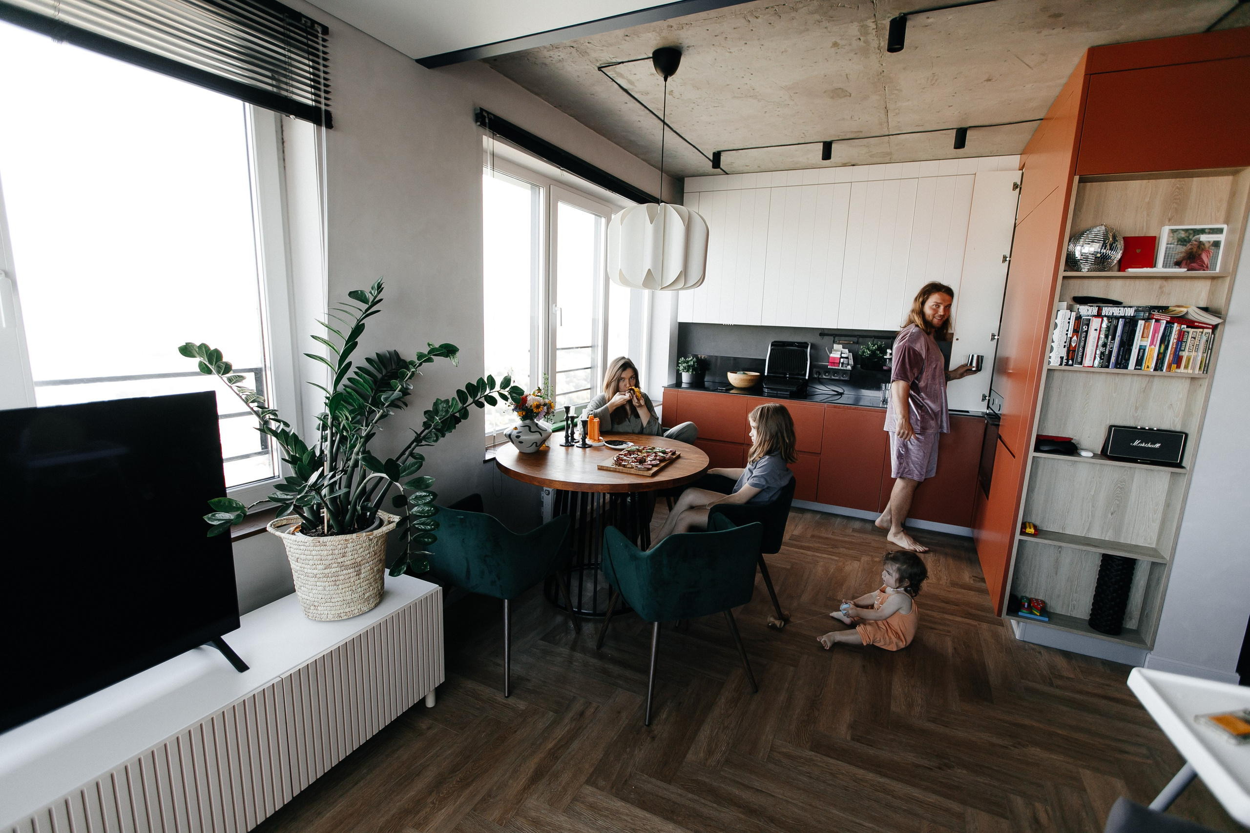 Выманивает из квартир природа нас на выходные. Осенний лес — особый мир. Ведут тропинки потайные…. Душевный фотограф Ваших самых ярких событий Марина Погребняк