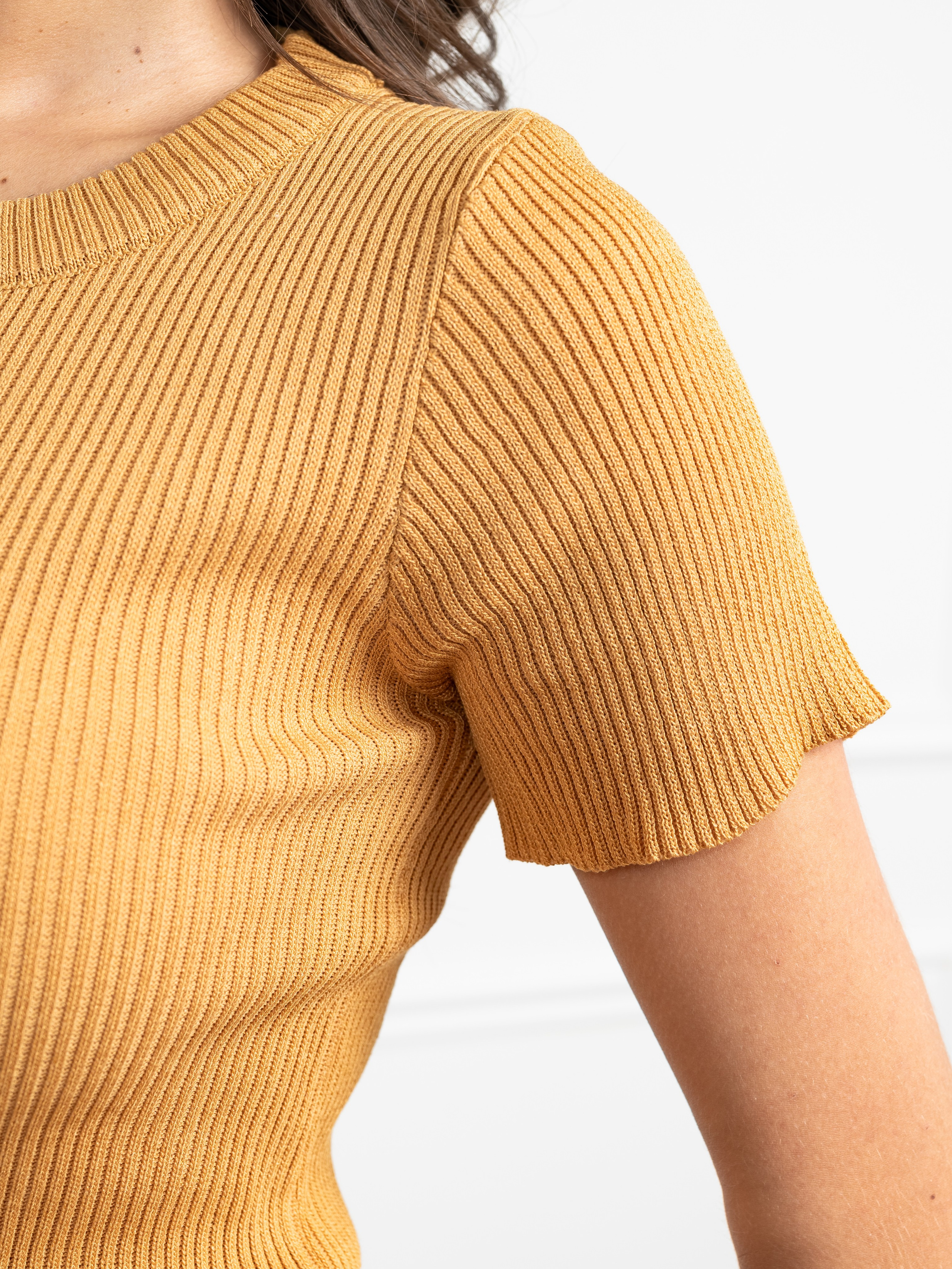 Футболки. Предметный фотограф, фото для маркетплейсов Пятигорск, КМВ