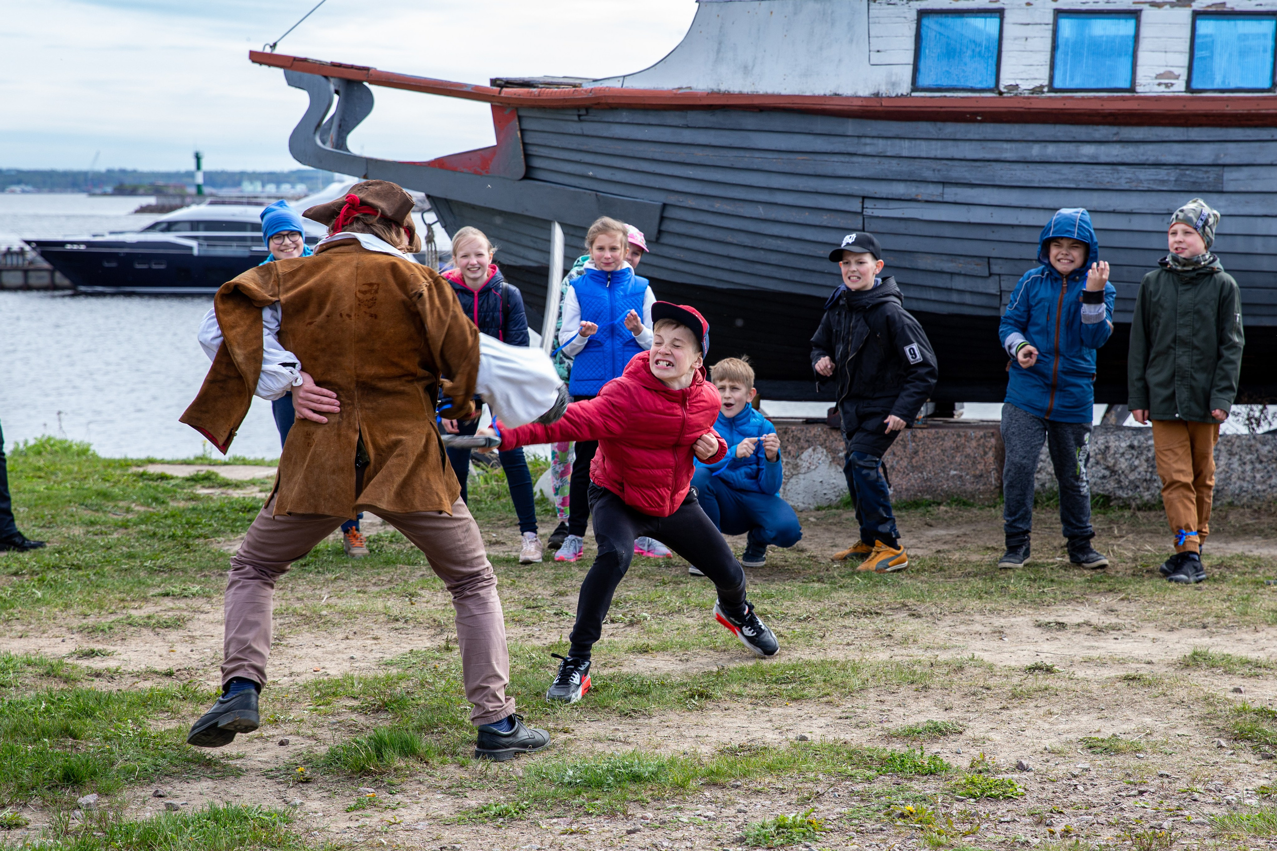 Выпускной 4 класс. Форд Боярд. Фотограф в Санкт-Петербурге Закута Ольга