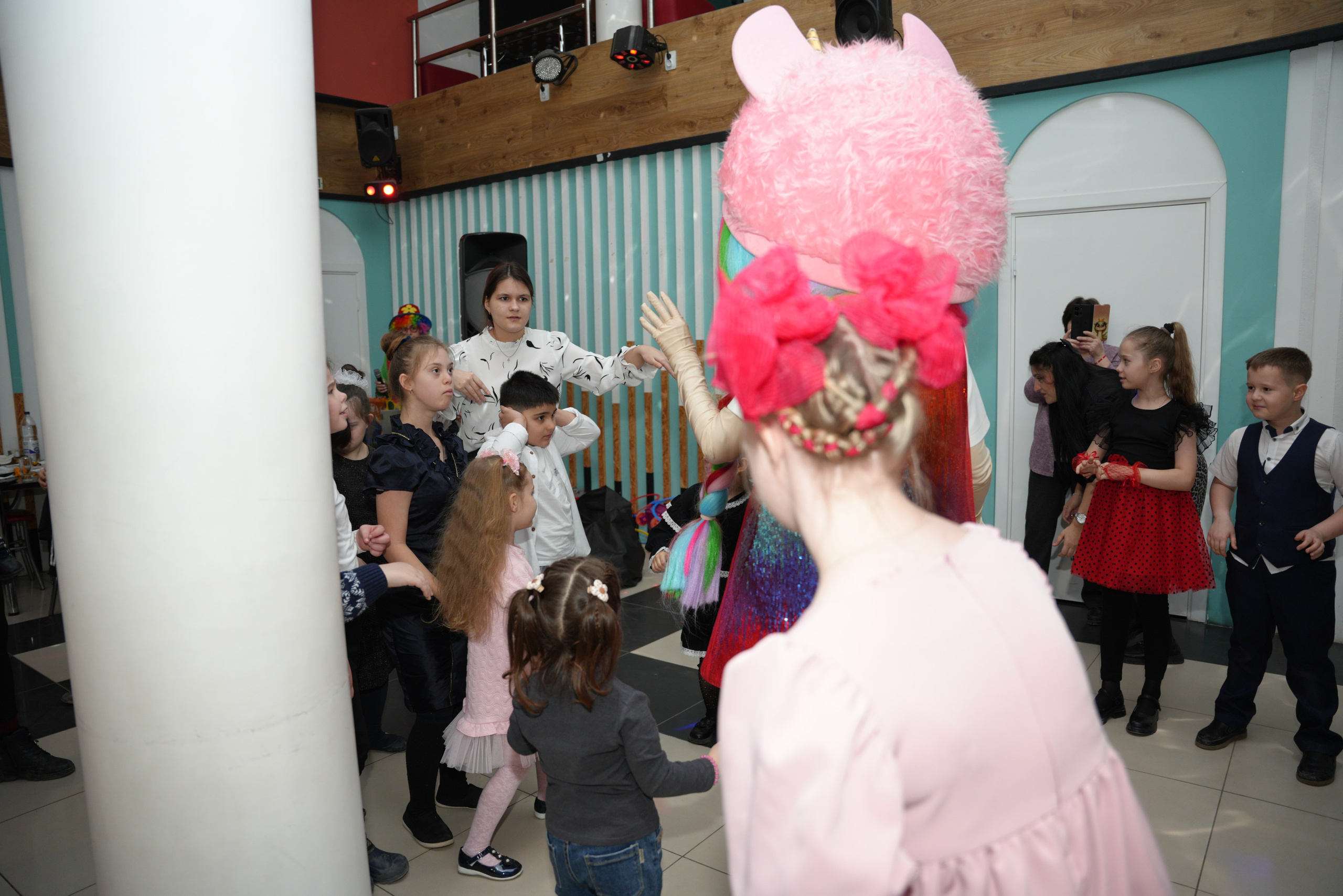 Социально —благотворительная акция «Ты в этом мире не один», посвященная Международному дню инвалидов. ВЫПУСКНЫЕ АЛЬБОМЫ, Школьный фотограф, семейный и свадебный в Саратове и области Ольга Плаксина