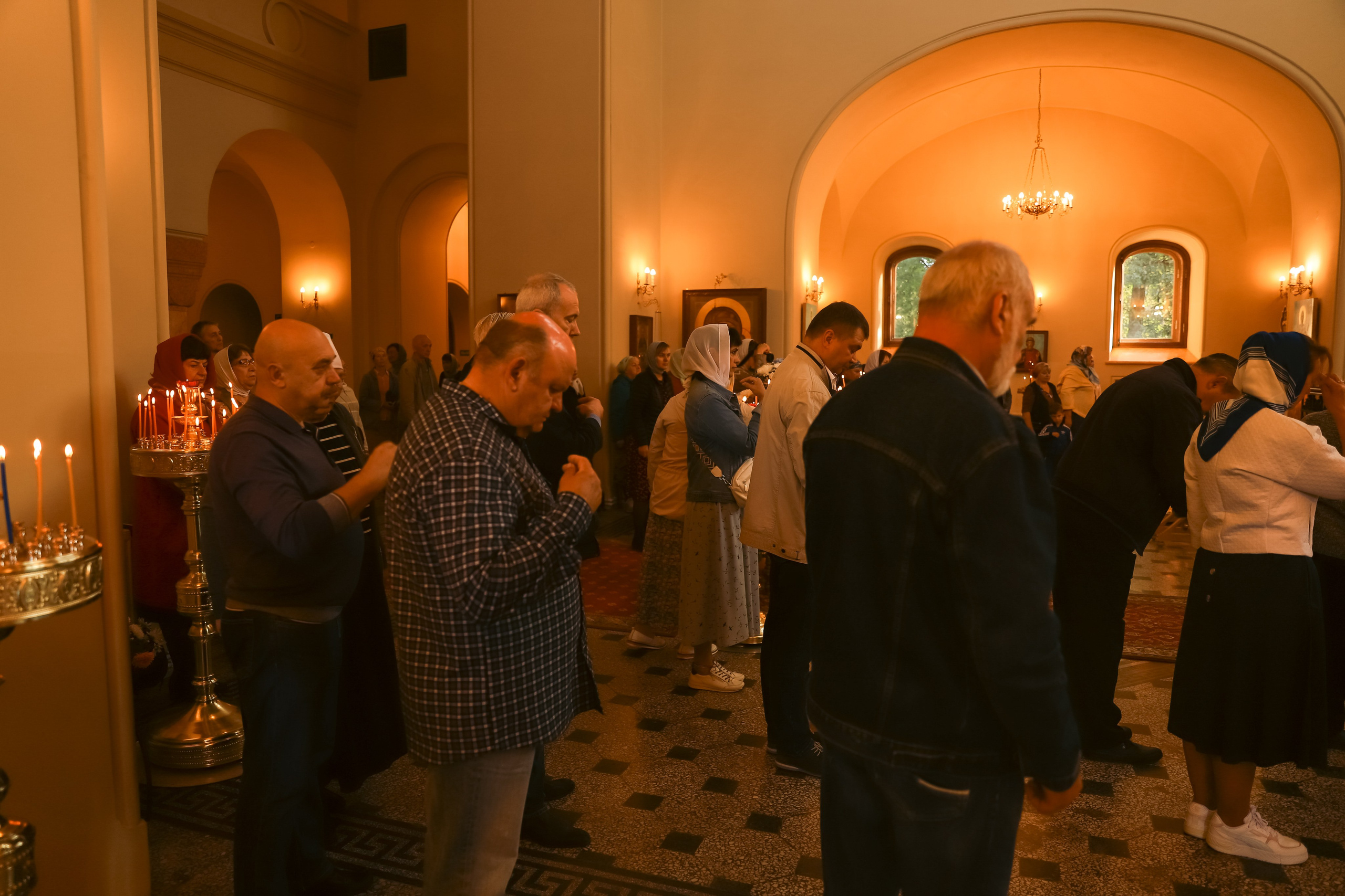 Служба в церкви