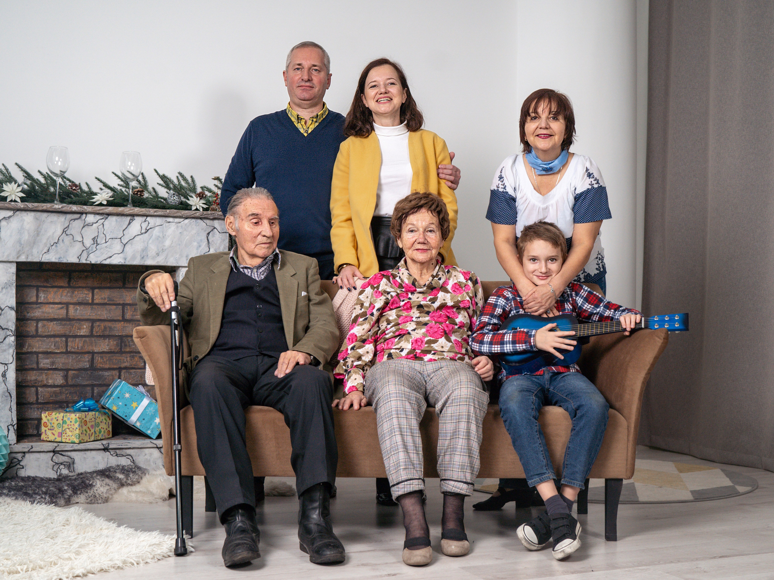 С бабушками. Фотограф Зинаида Евдокимова