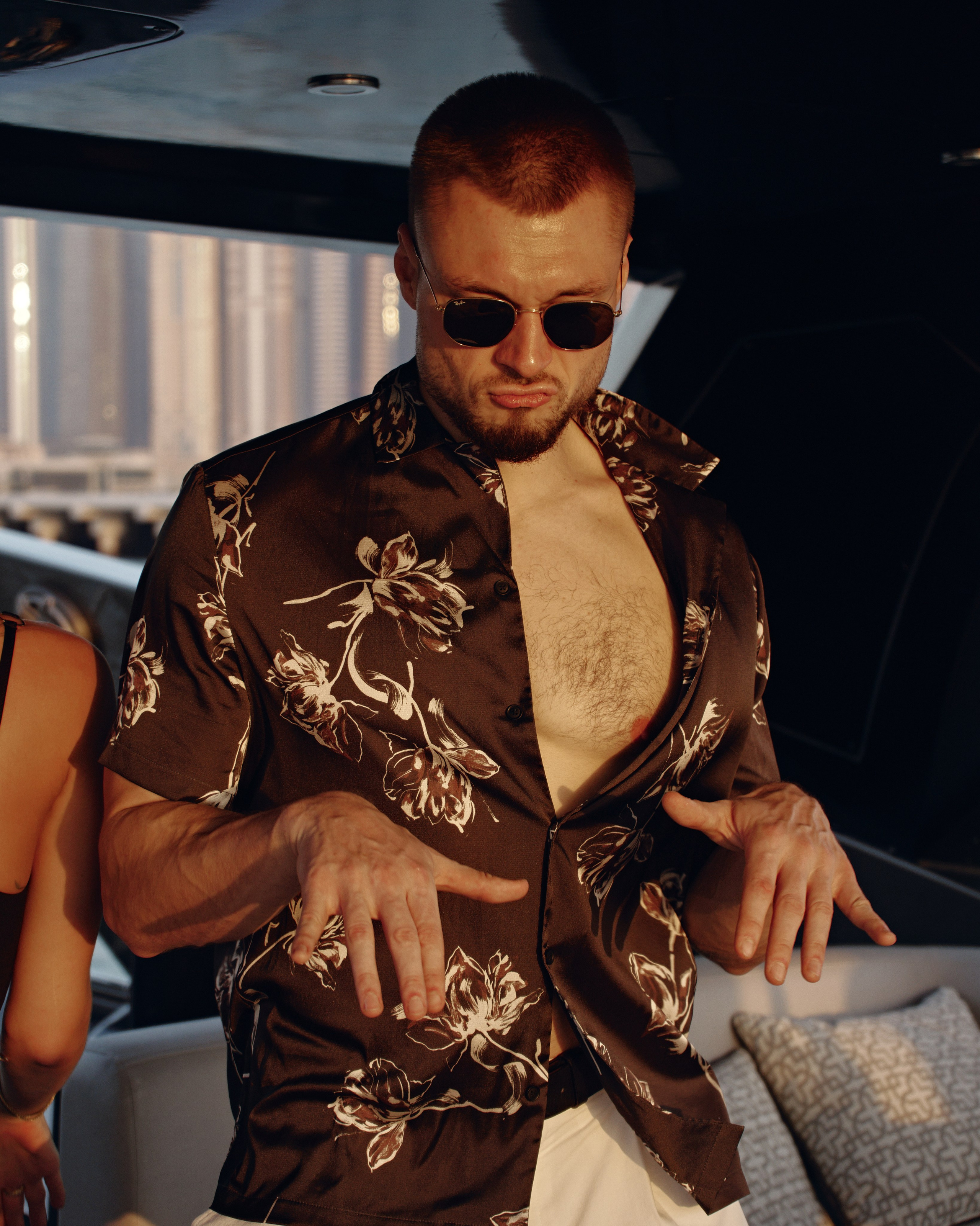 PAVEL DEREVYANKO. NOIZOMAX Художественный фотограф в Дубай