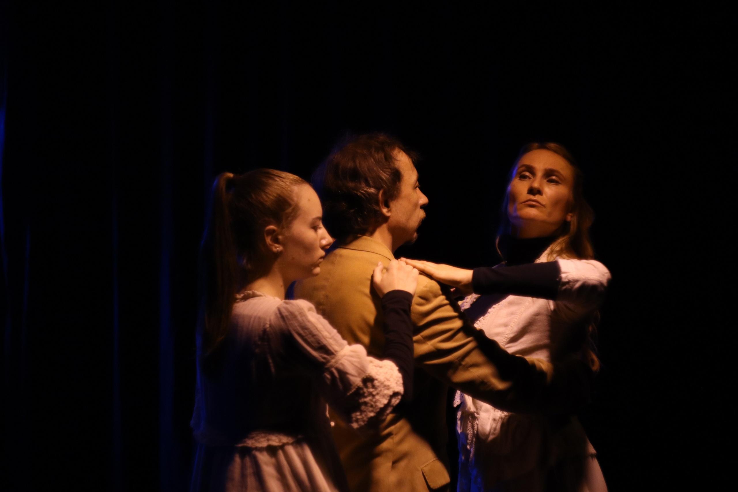 «Письма живого усопшего» / театр «НАШ». Уральское создание