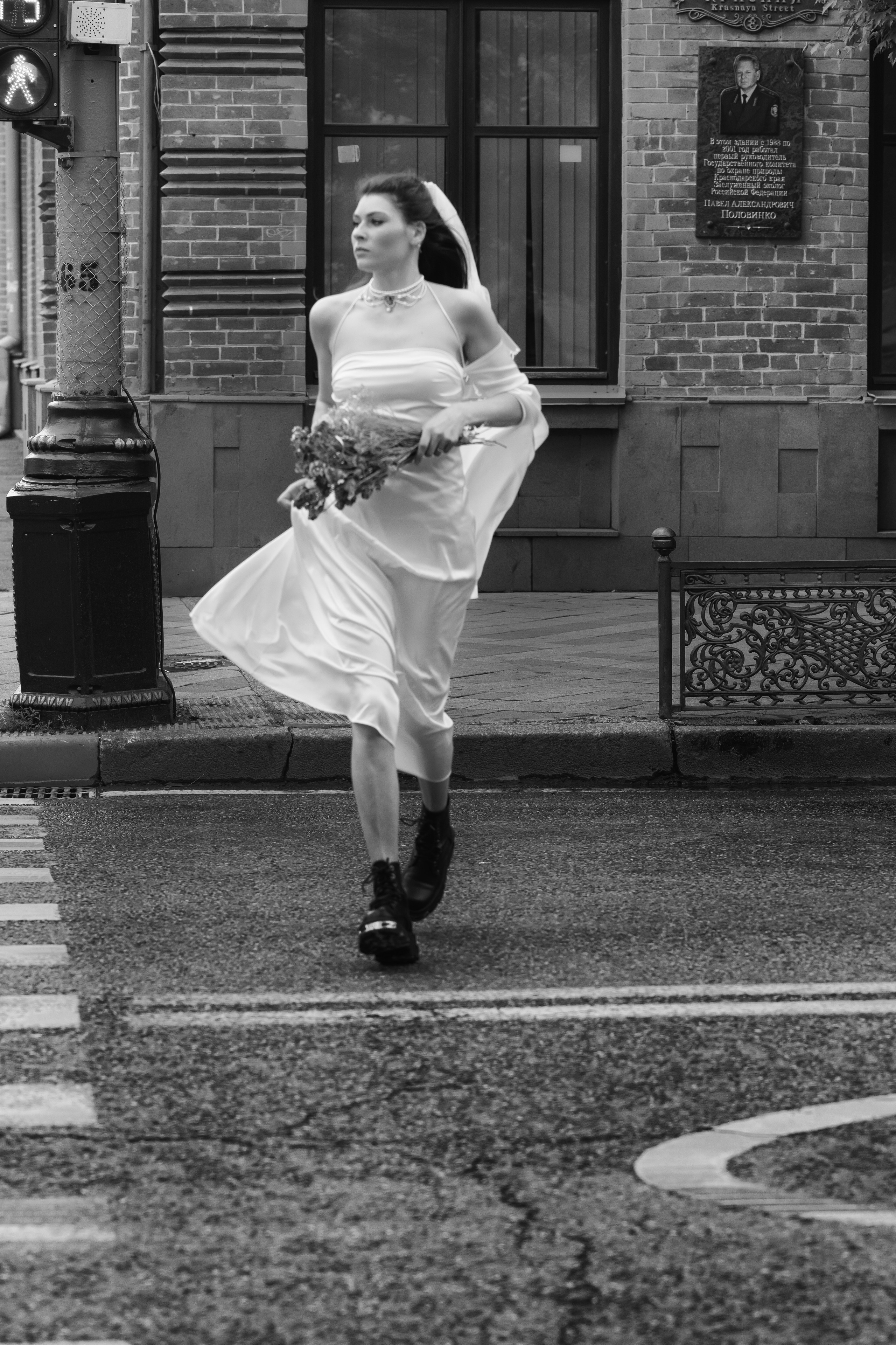 СБЕЖАВШАЯ НЕВЕСТА (история в каждом кадре). Главная