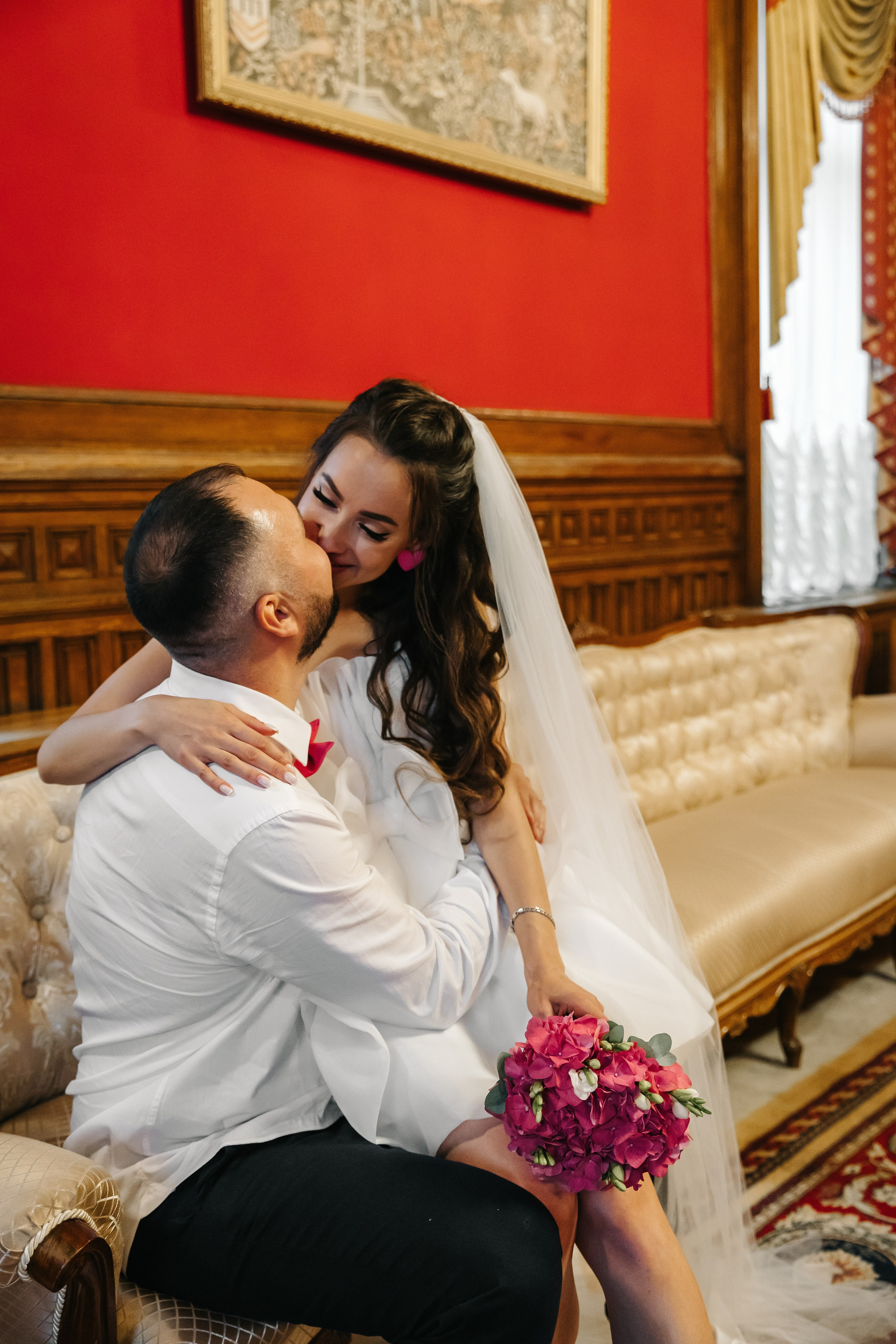 ДВОРЕЦ № 2 | Июль, кабриолет, академия Штиглица. Свадебный фотограф в Санкт-Петербурге Полина Корзухина