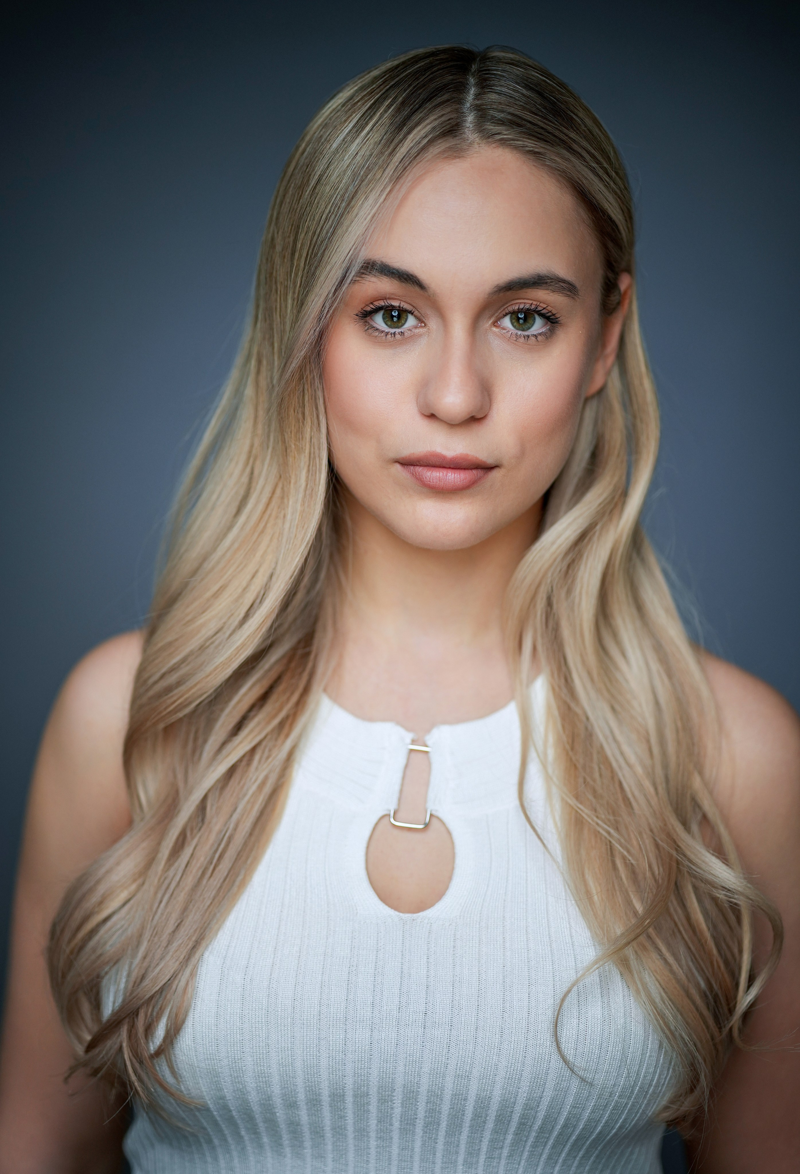 Актриса Серафима Коваленко. Портретная съемка в Москве, студийный фотограф Игорь Фомин