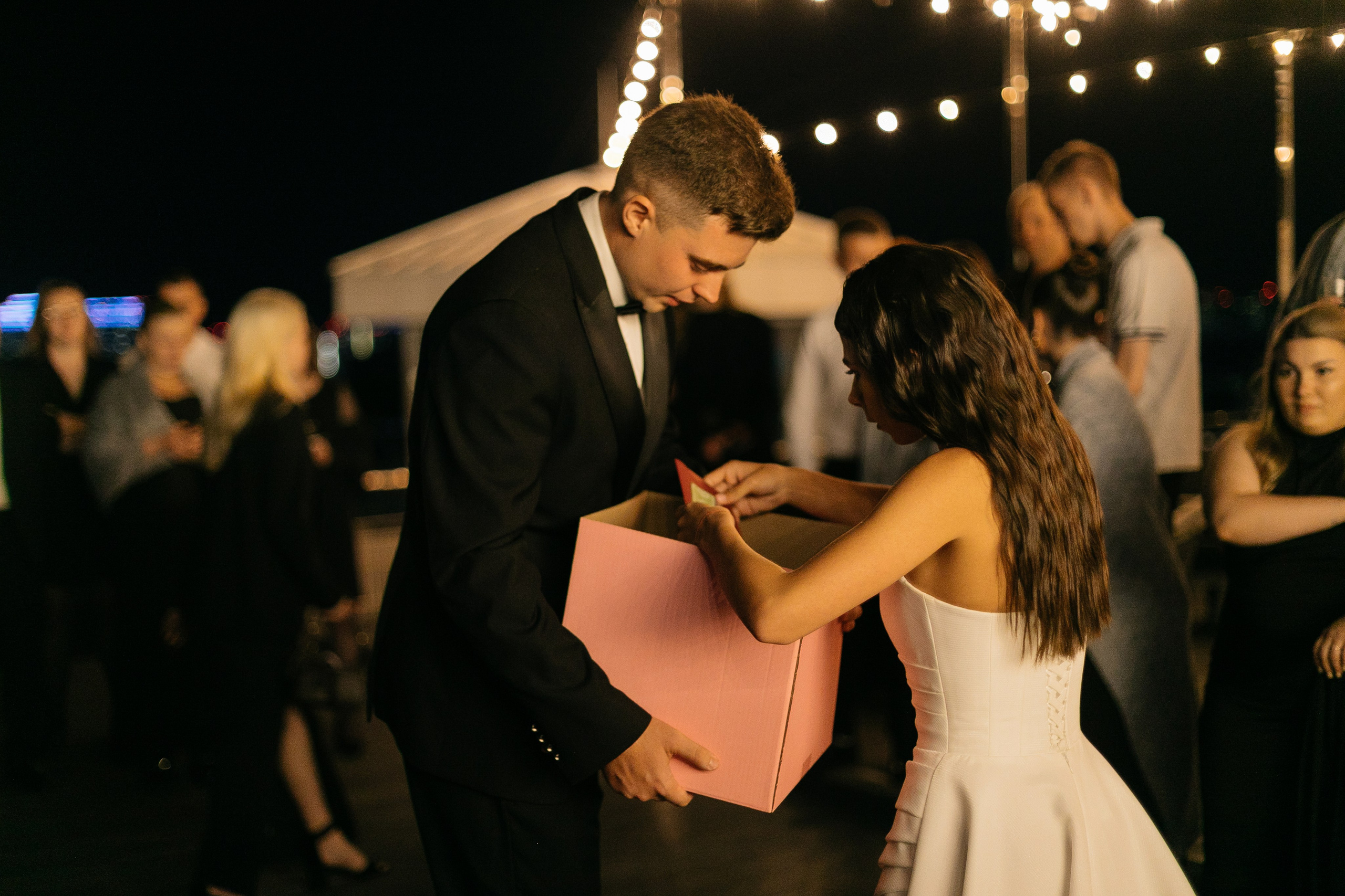 Rain falls down. Главная