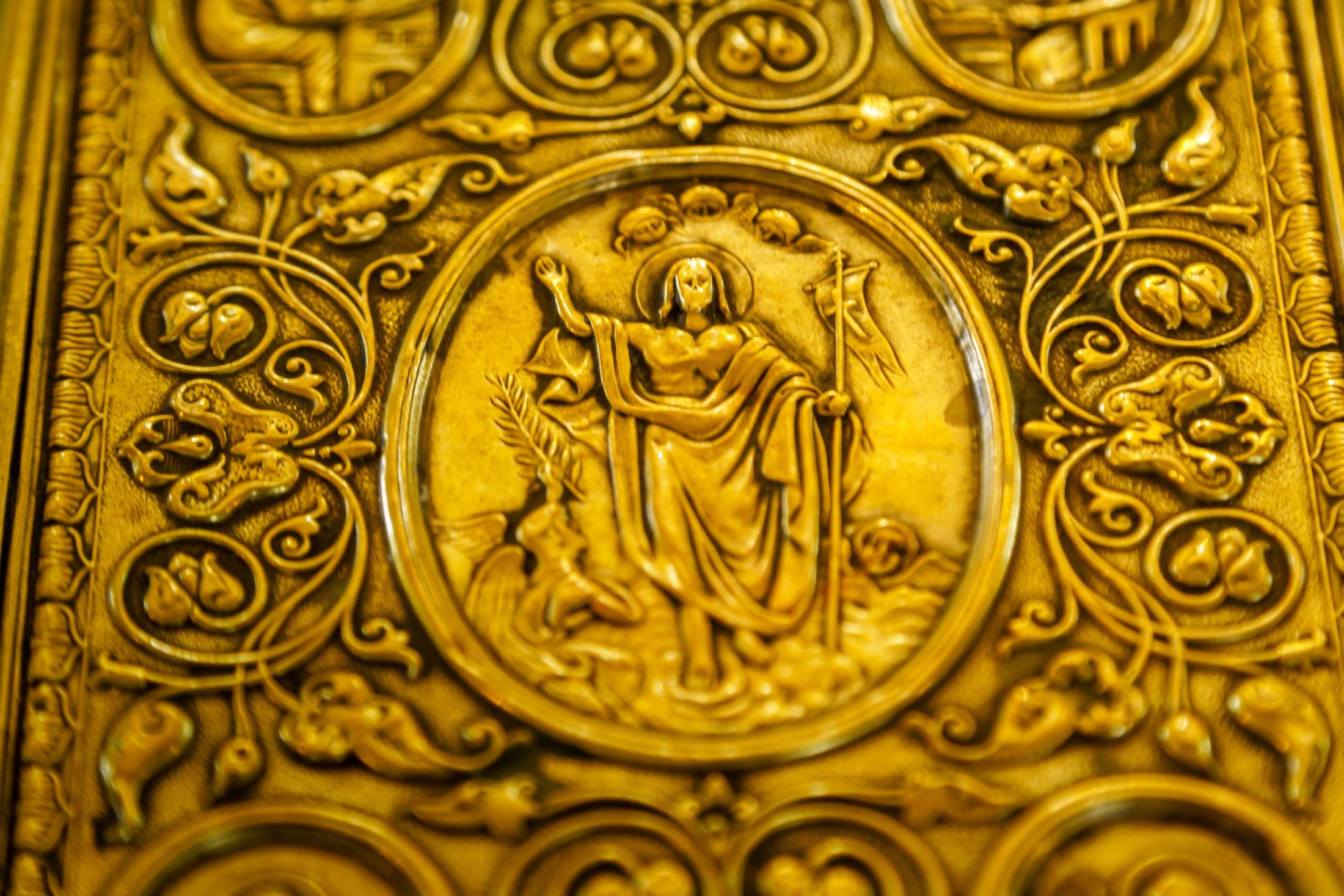 Крещение церковь Петра и Павла, Вырица. Фотограф на крещение в Санкт Петербурге