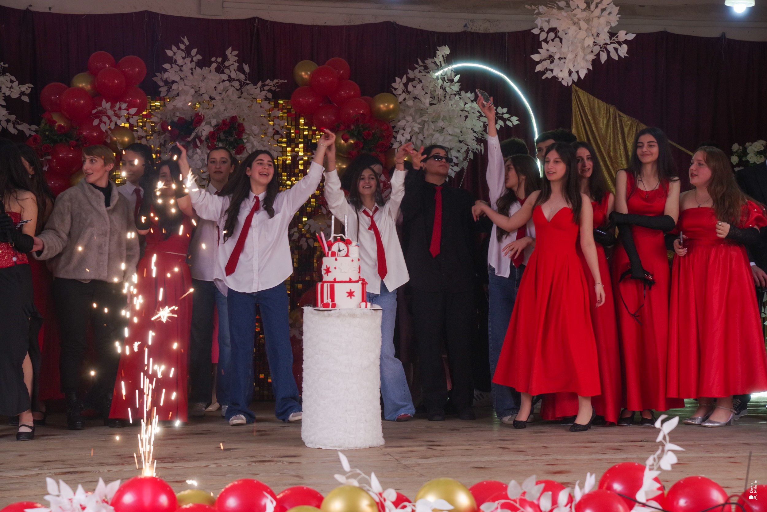 Абаша концерт в школе. Портретный фотограф Денис Милютин