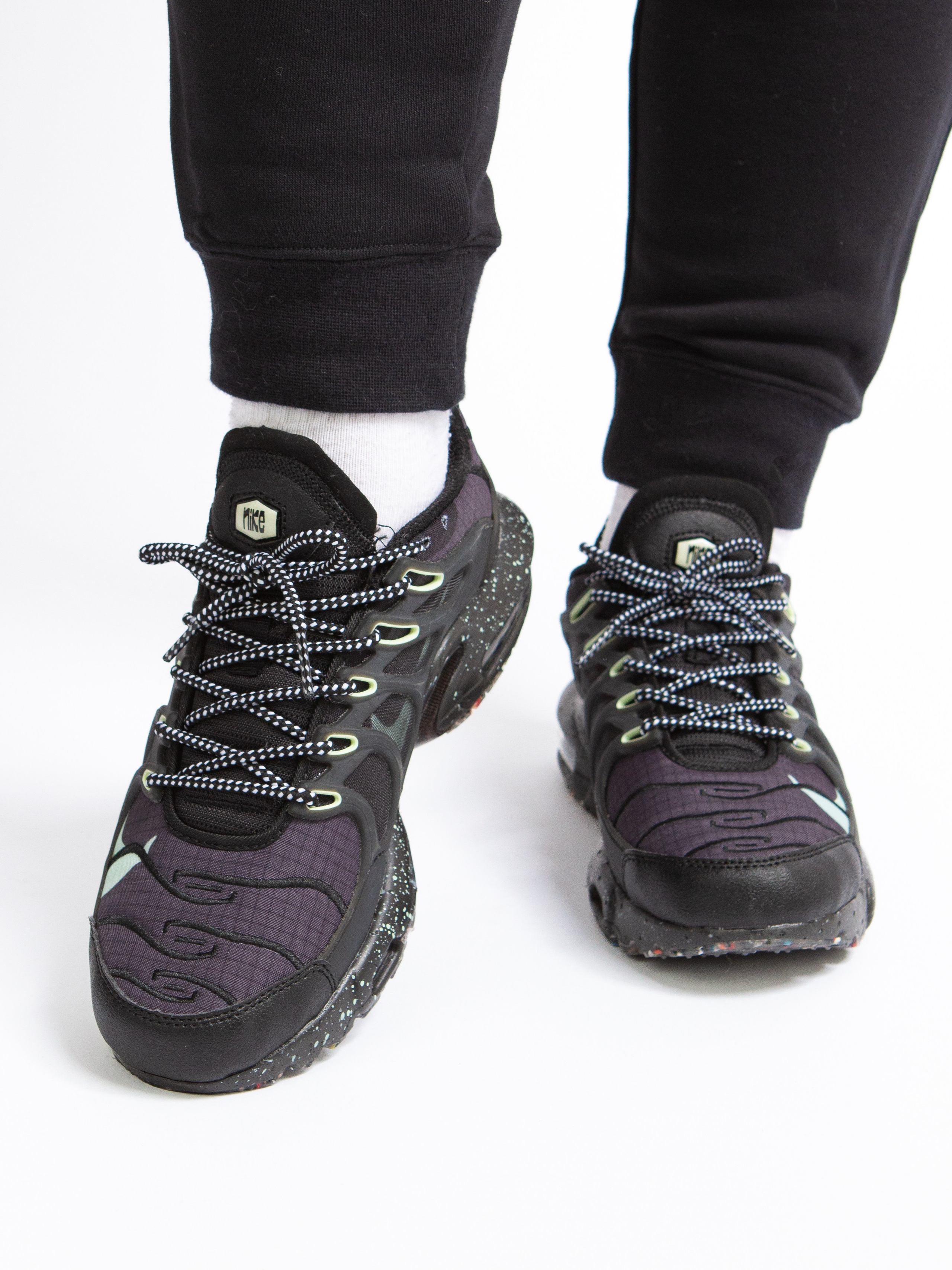 Обувь // Носки. DEWA | фотостудия для маркетплейсов