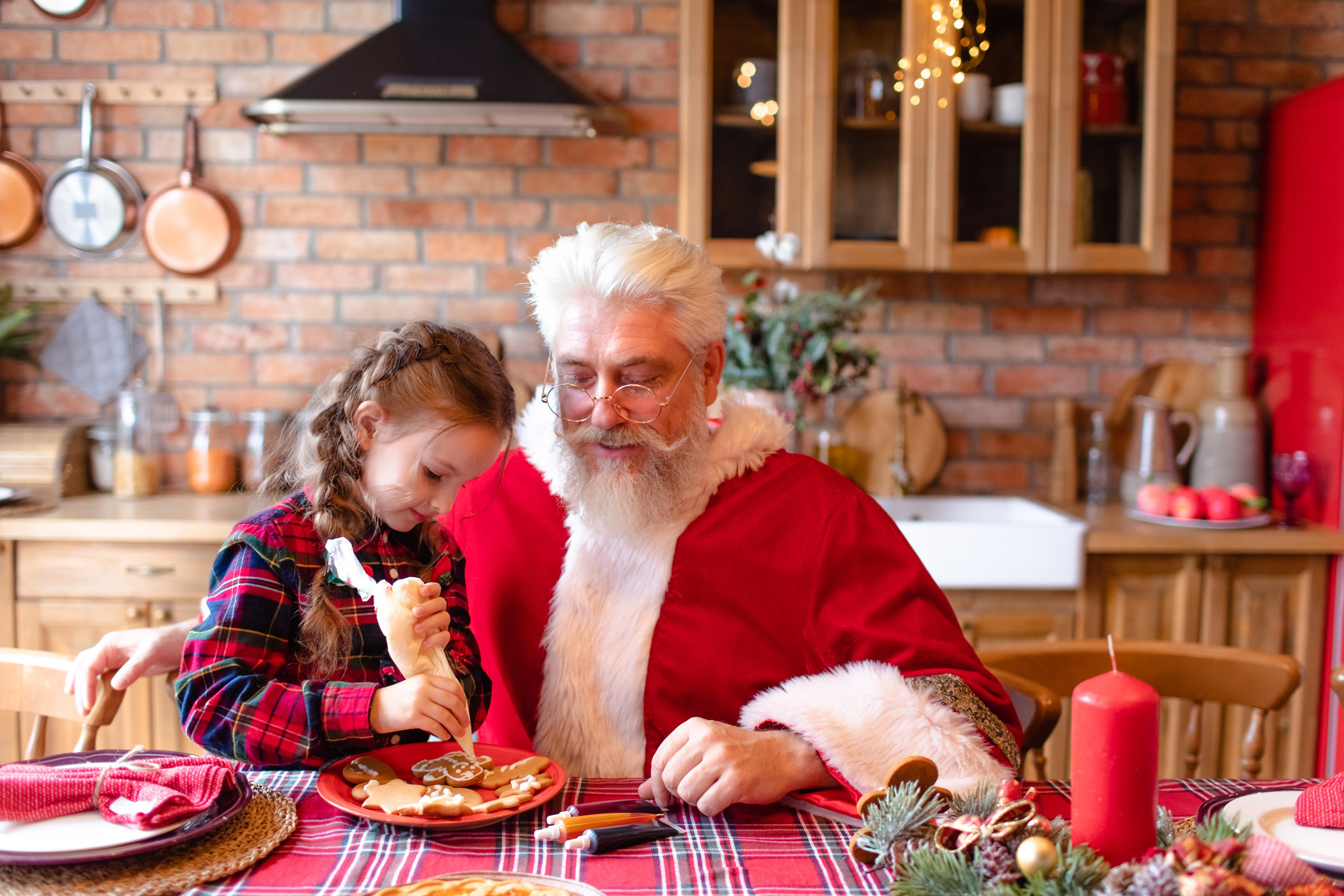 Новогодняя фотосессия с Дедом Морозом в усадьбе с подарками