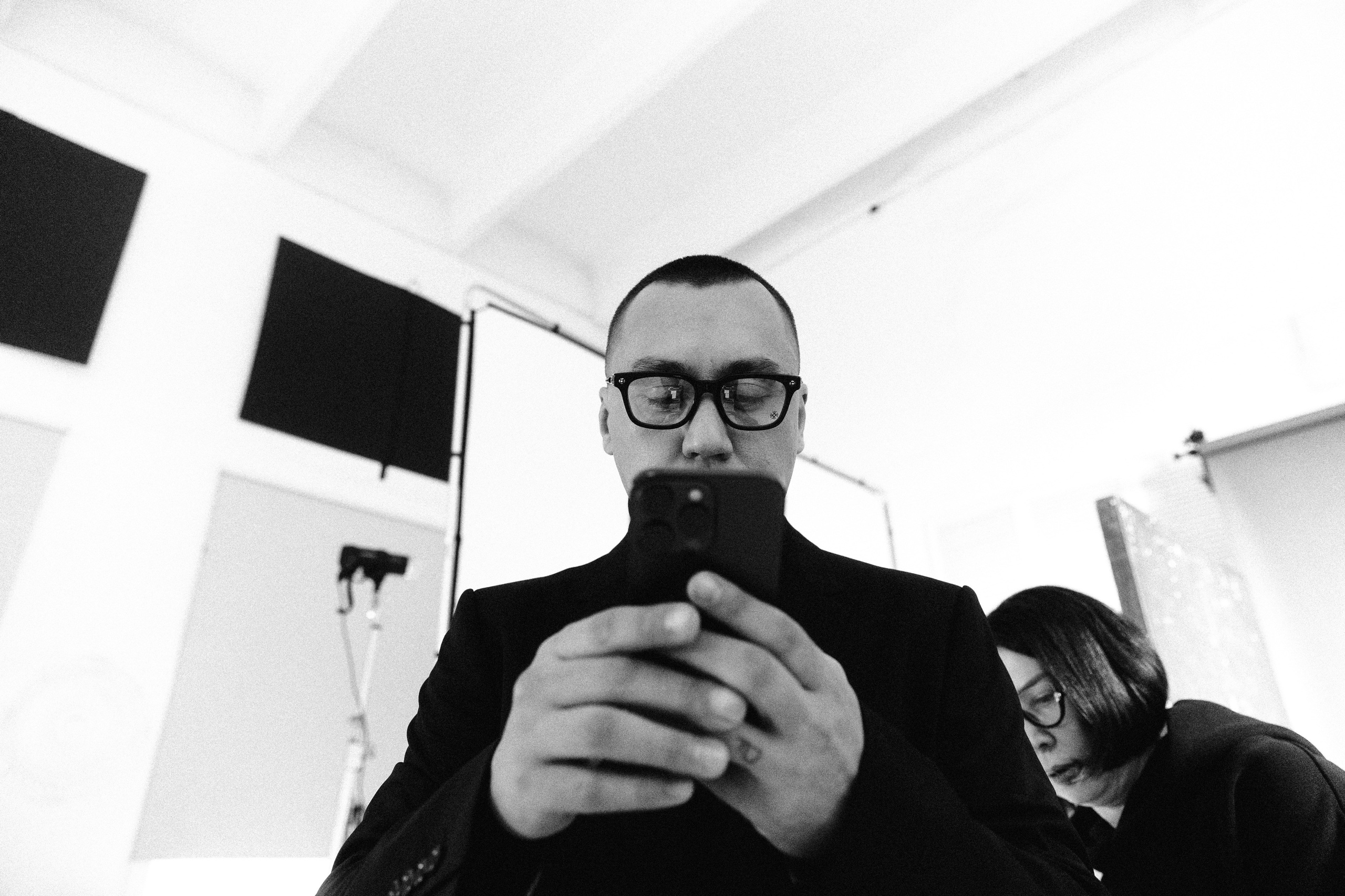 Бэкстейдж со съёмки Дмитрия Портнягина у Валентина Блоха. Commercial photographer | Anton Ermakov