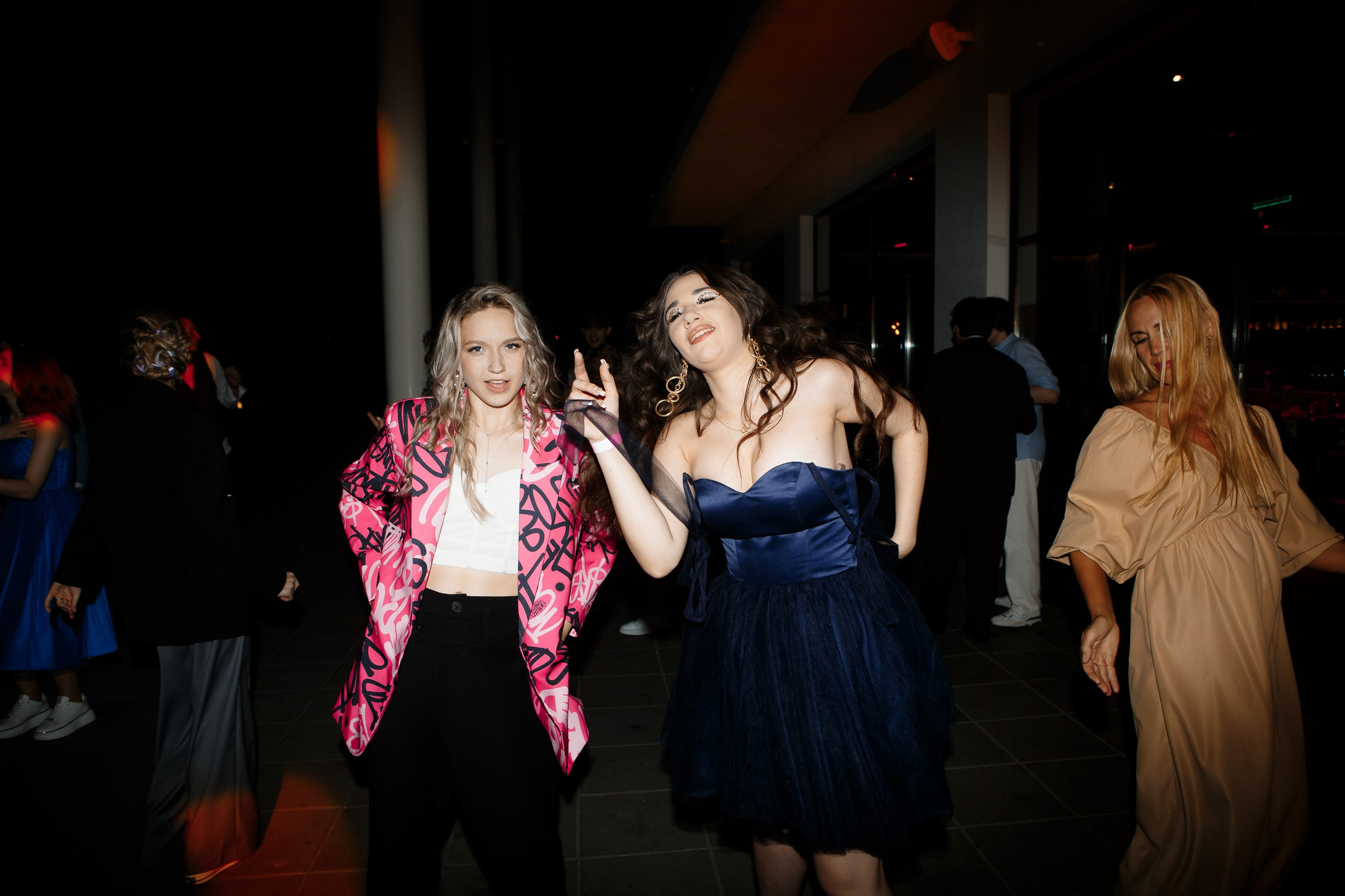 Выпускной Гимназия 12 2024 OpenHouse. Свадебный и портретный Фотограф в Липецке Дмитрий Котюков