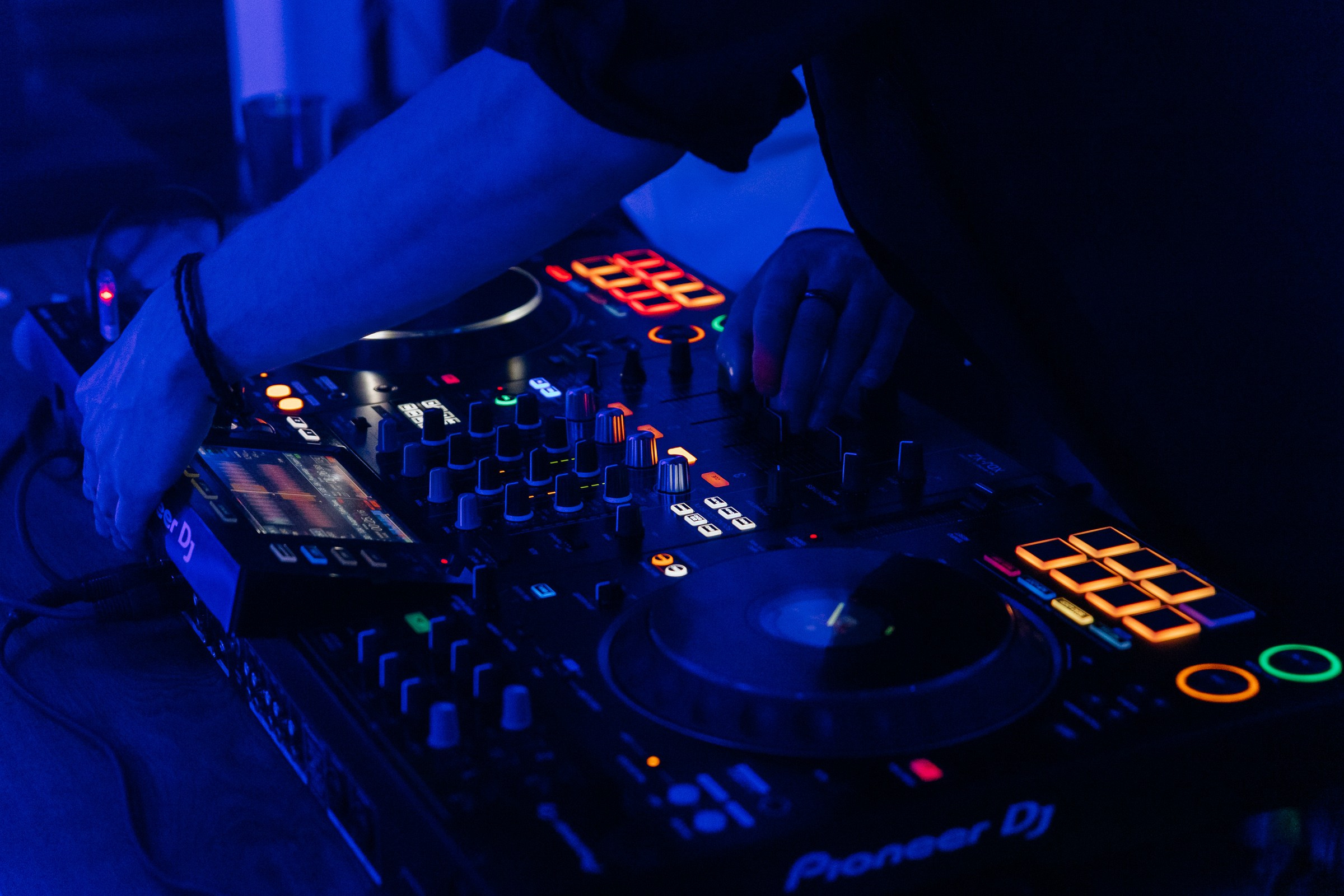 Вечеринка в Coswick. Свадебный и репортажный фотограф в Новосибирске Федор Гладков