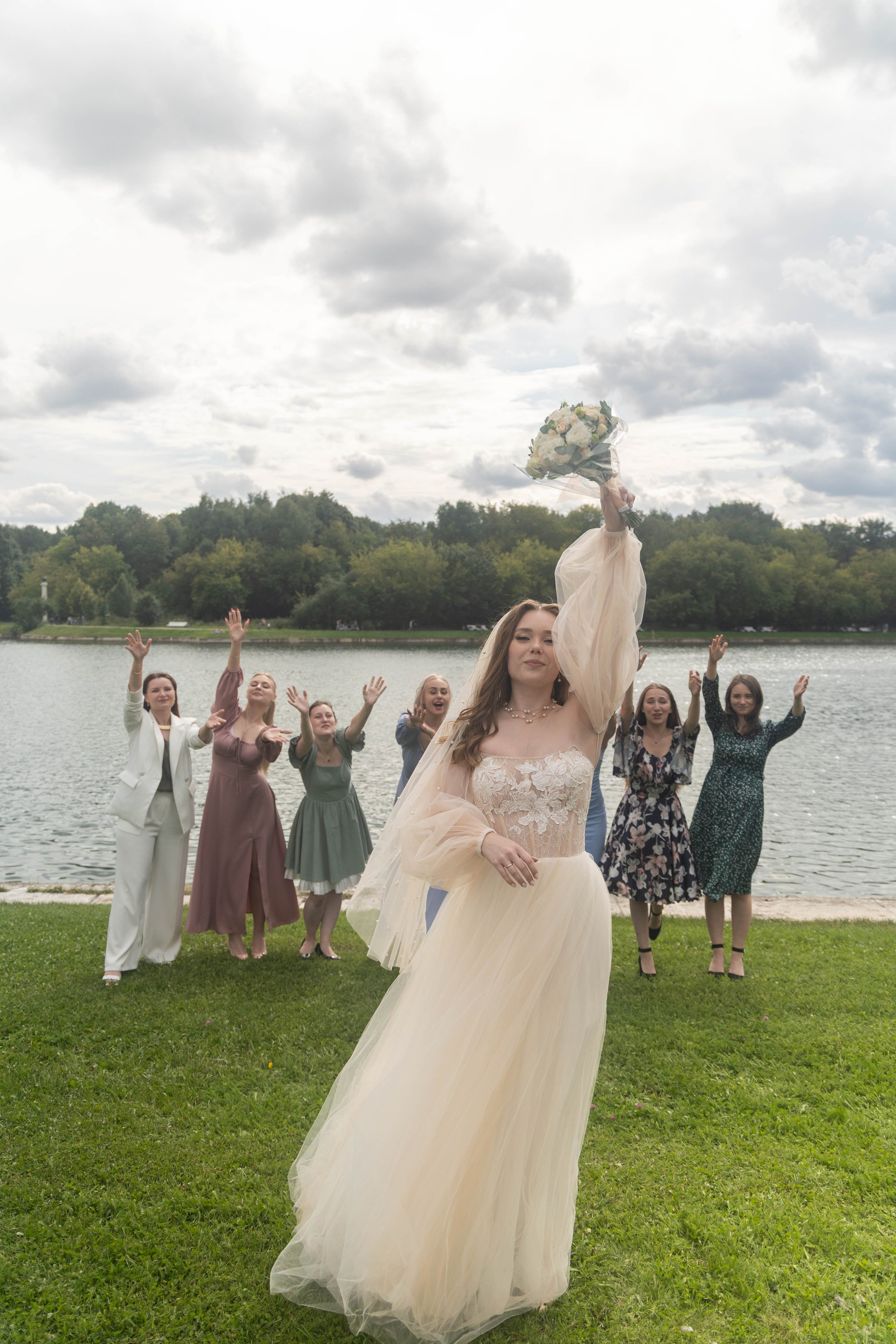 Свадебная фотосессия свадебный фотограф Татьяна Марсуверских свадебная фотопрогулка Москва Жуковский. Фотограф для маркетплейсов, фотоуслуги в Жуковском Татьяна Марсуверских