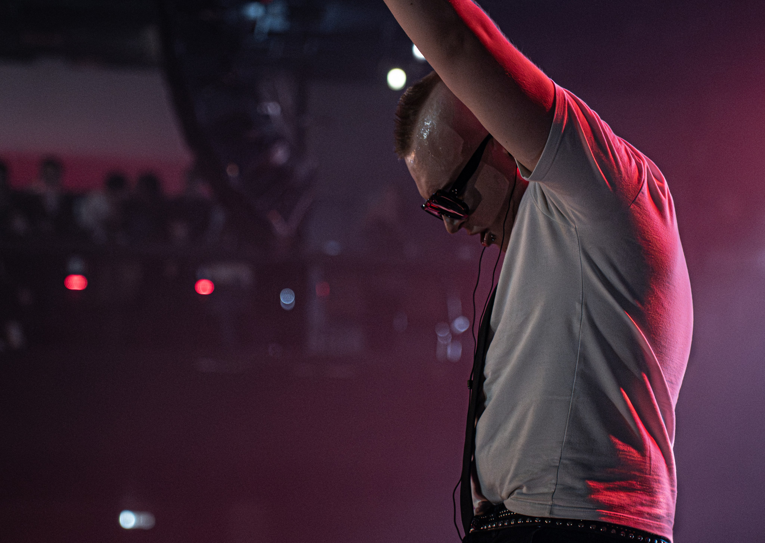 Huzzy b 29.12.2025. Коммерческий и художественный фотограф и видеограф в Москве Арсений Тургенев