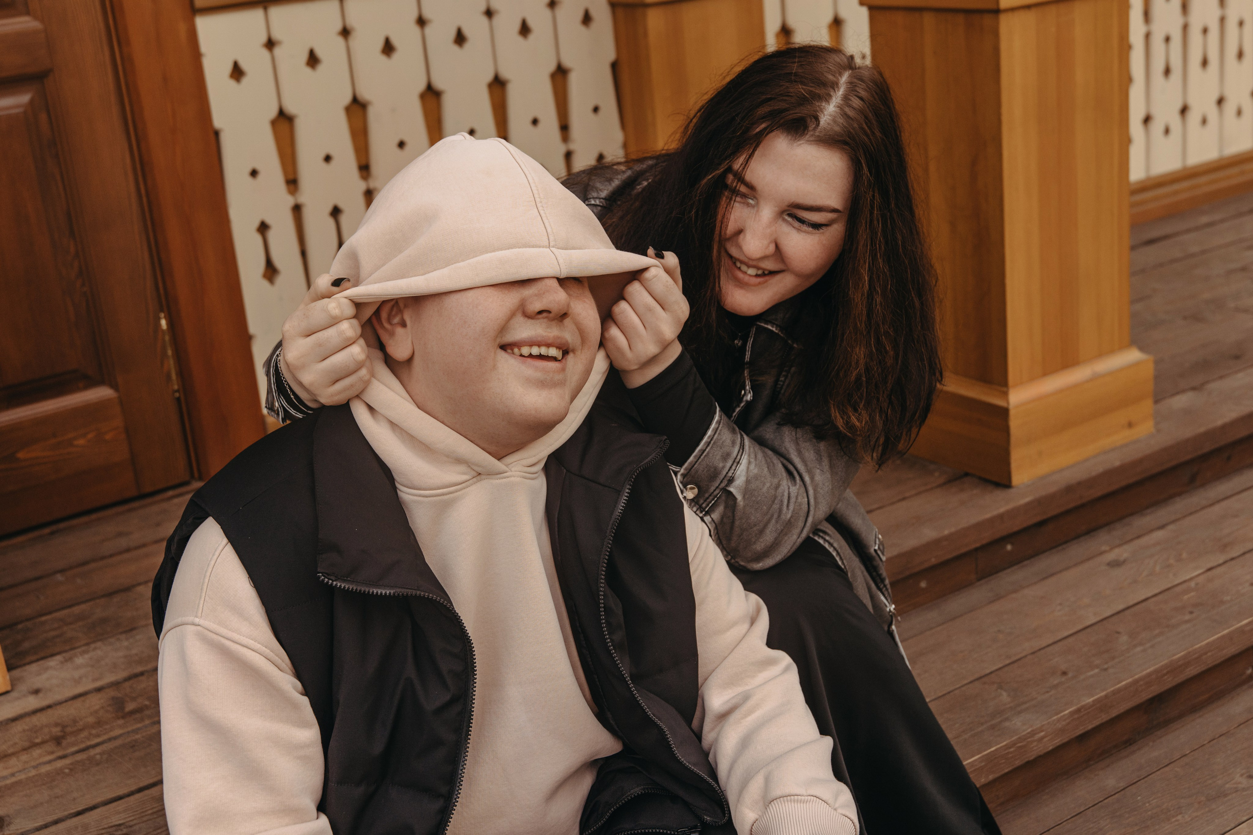 Будущие молодожёны на Бульварной улице в Рыбинске – фотосессия любви