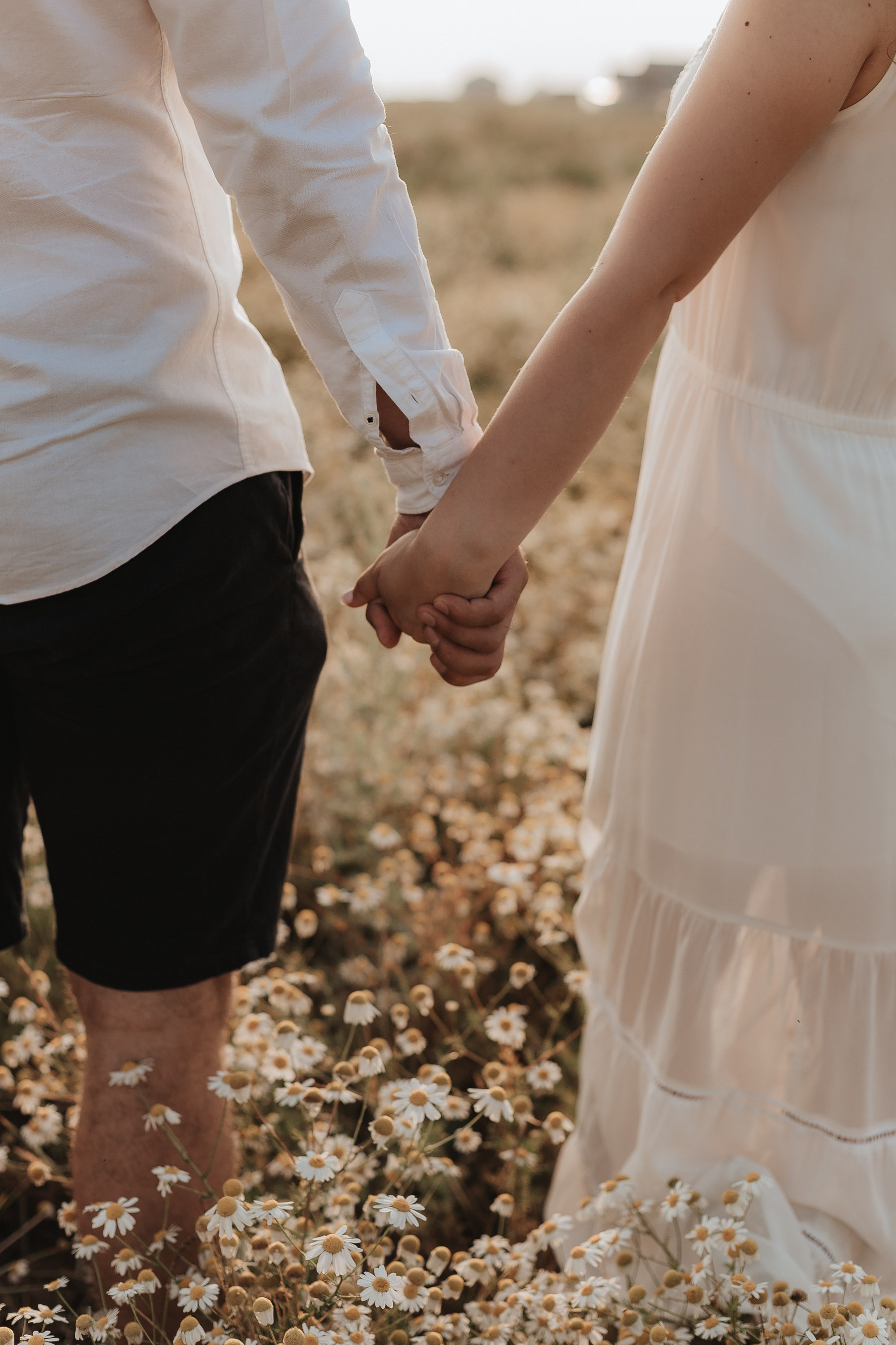 Love Story ребят в ромашковом поле. Свадебный фотограф Пермь