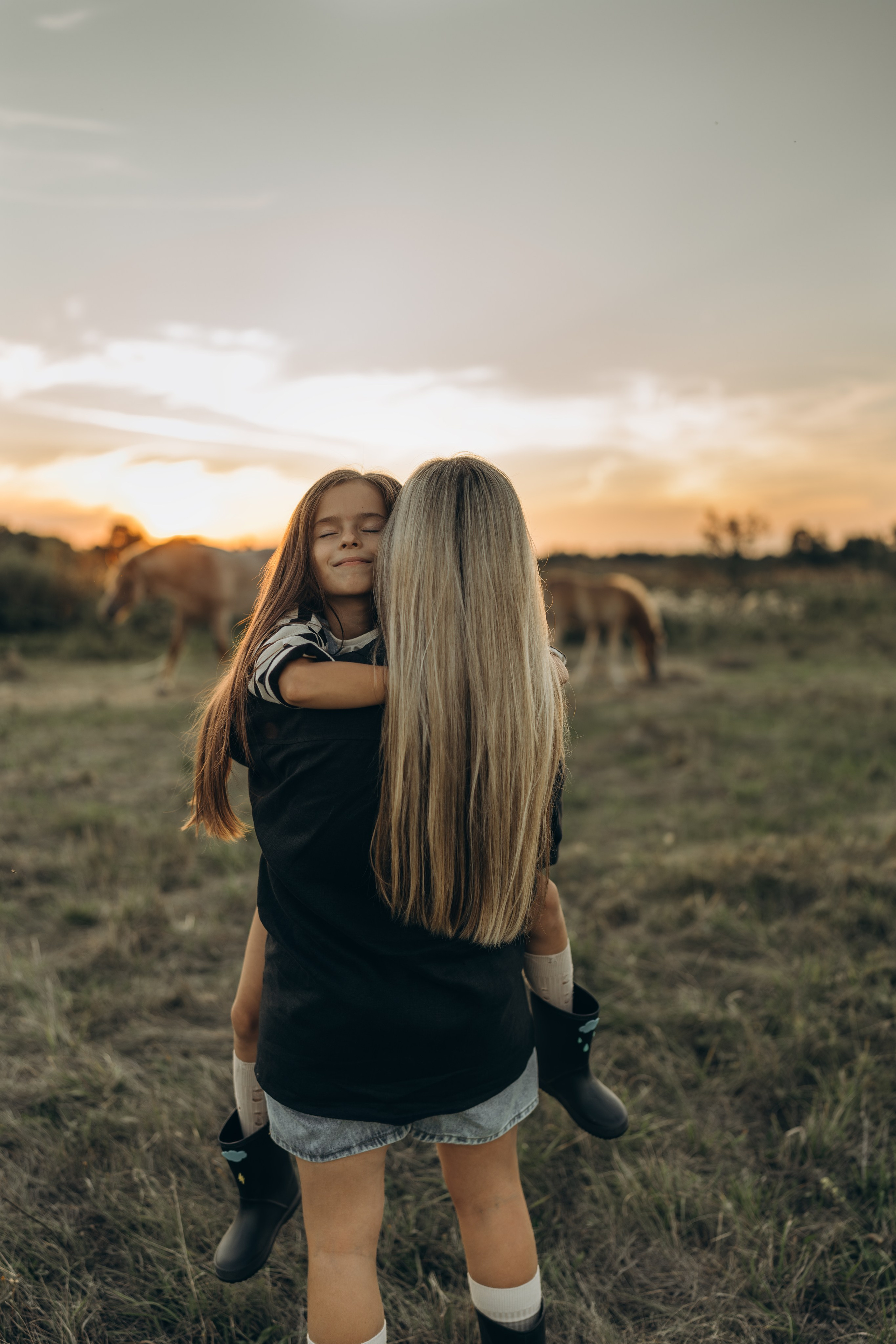 Детство, лошади, природа. Семейный фотограф Москва. Фотограф беременности и материнства Москва
