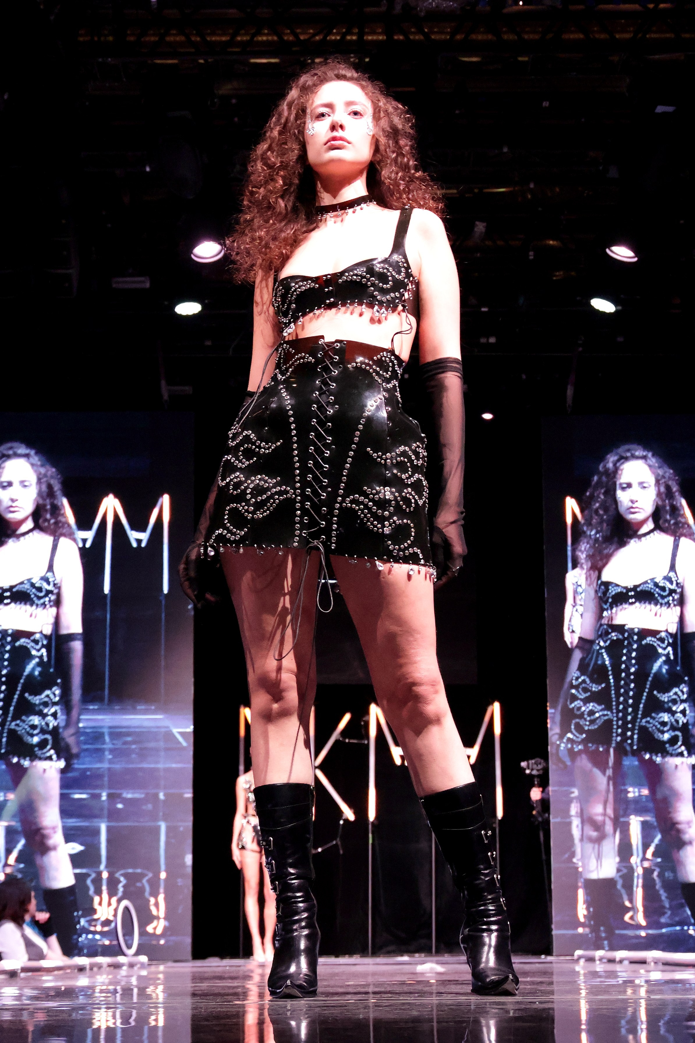 Кожа и кости