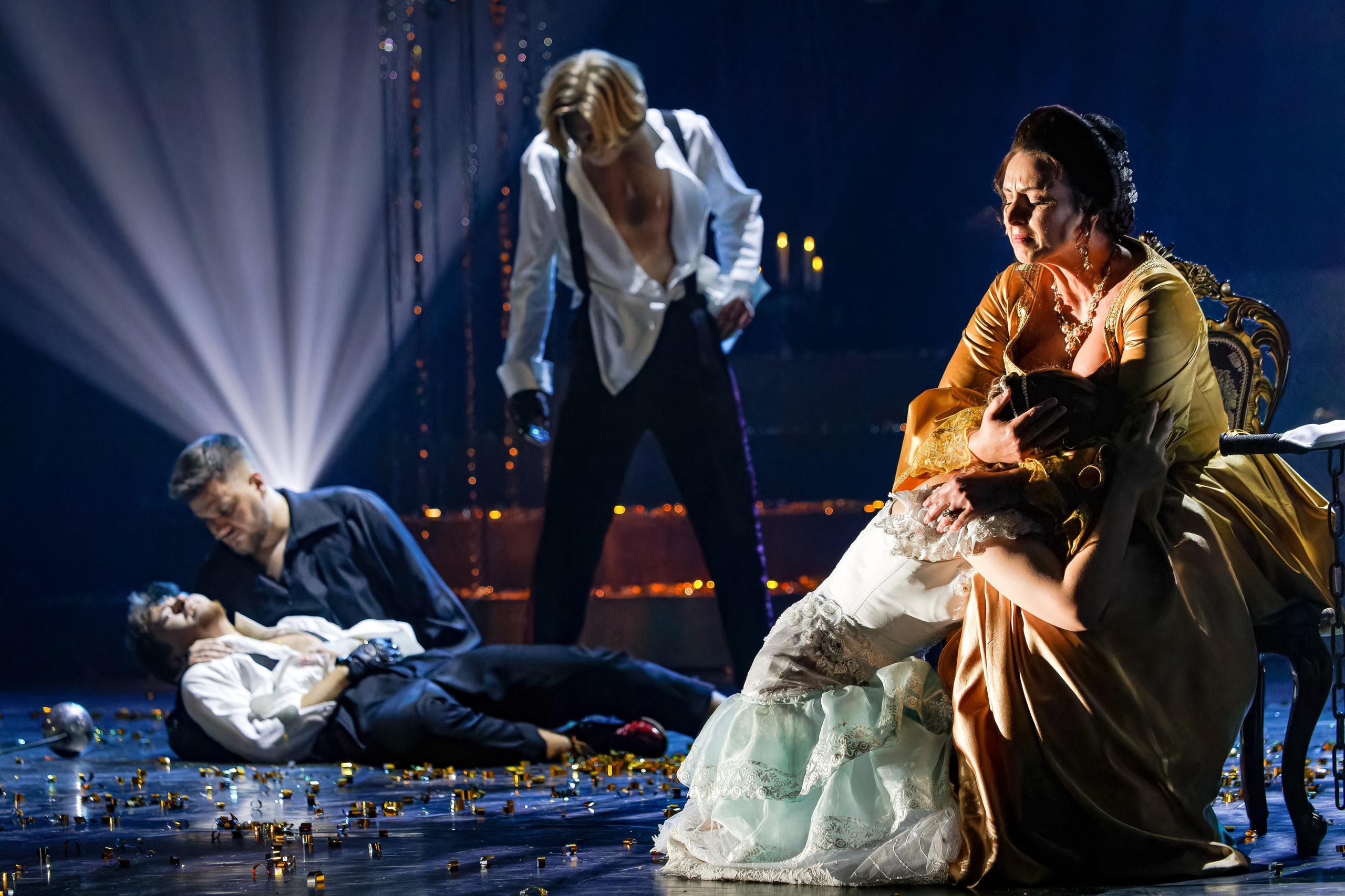 Опасные связи_Чехов-центр. Фотограф. г. Южно-Сахалинск. Олег Толстов