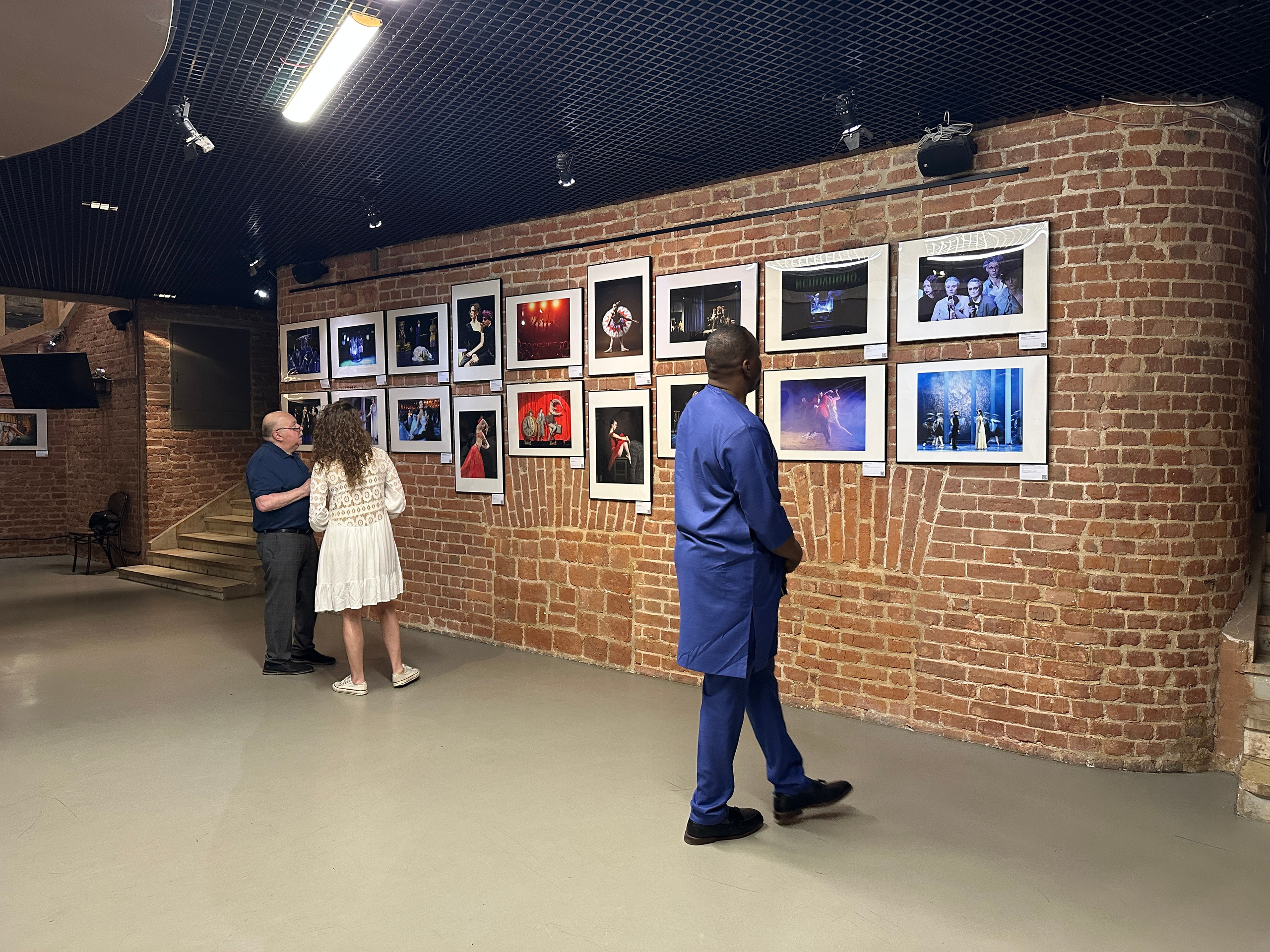 МОЛОДОЙ ТЕАТР. Reportage, architectural, fine art photographer Lena Melnikova in Moscow