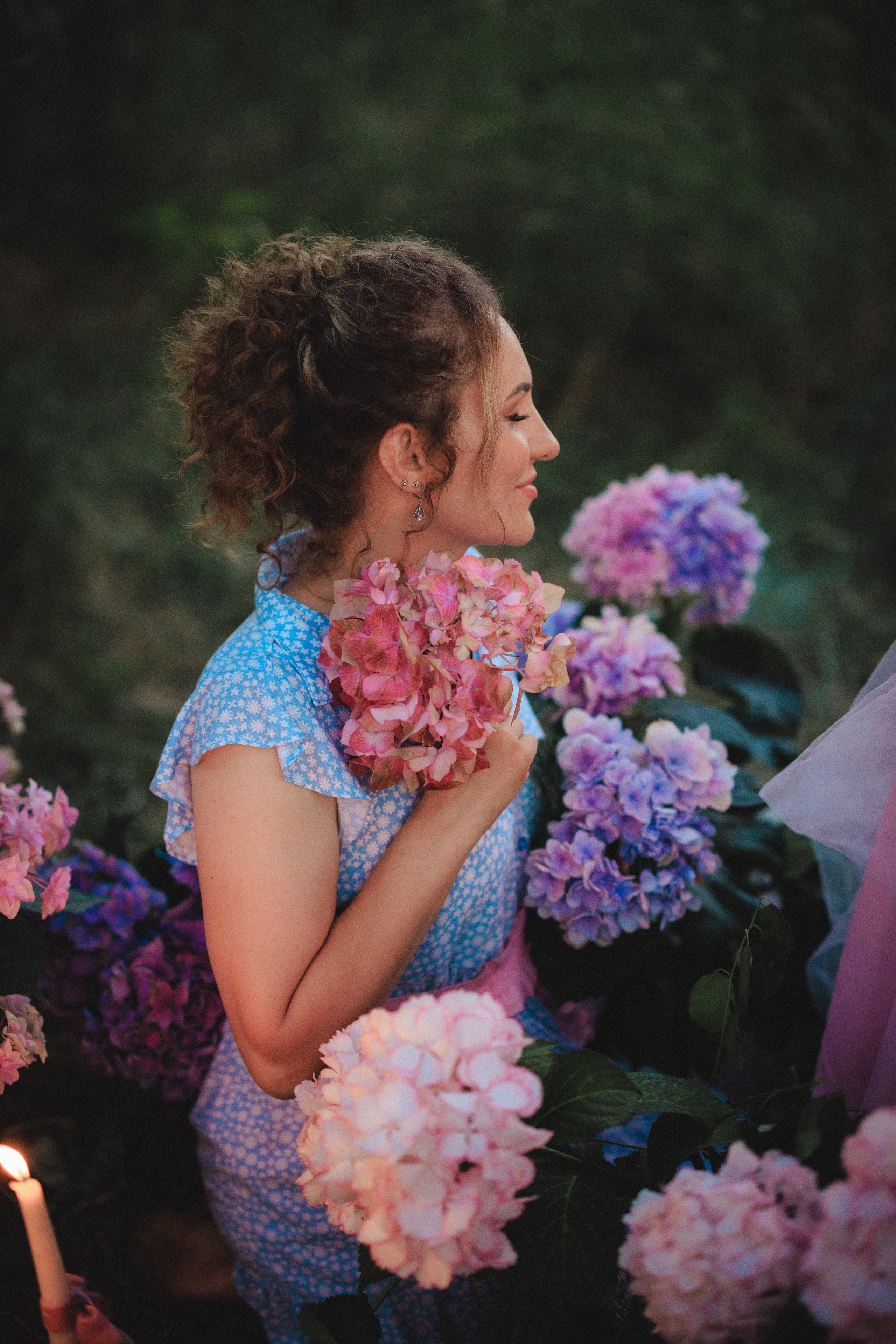 Цветочная фотосессия в лесу. Семейный и детский фотограф в Краснодаре Анна Трашкова