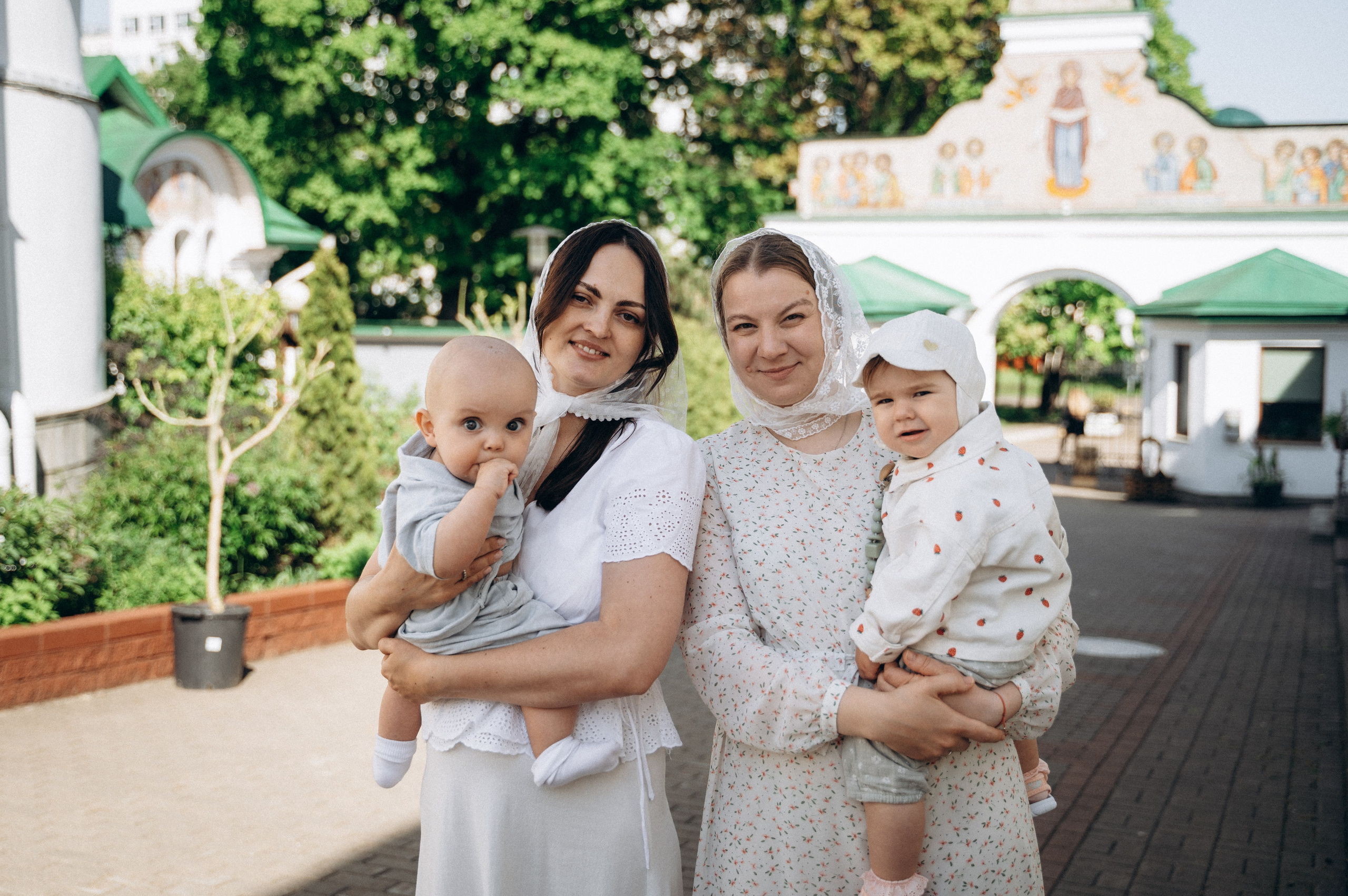 Крещение Мии и Льва. Семейный фотограф в Минске Дарья Дреко