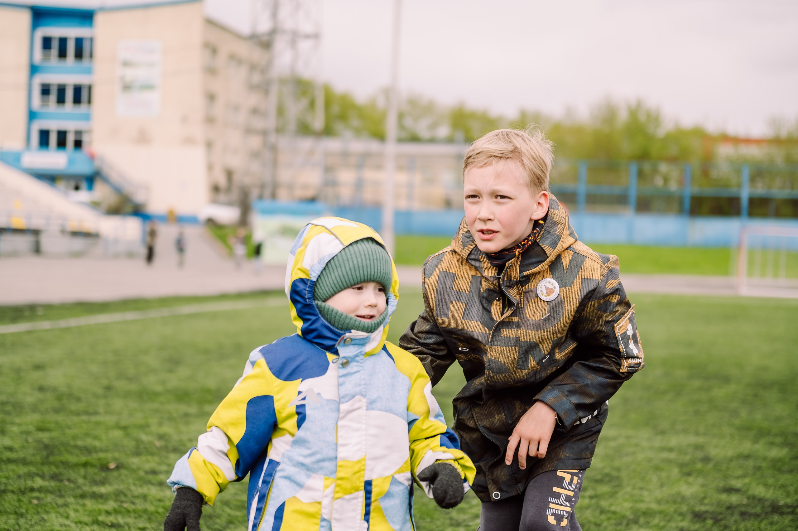 Пасхальный забег «Вера и Спорт» на стадионе Шахтёр. Детский фотограф, семейный фотограф и репортажи в Кемерово