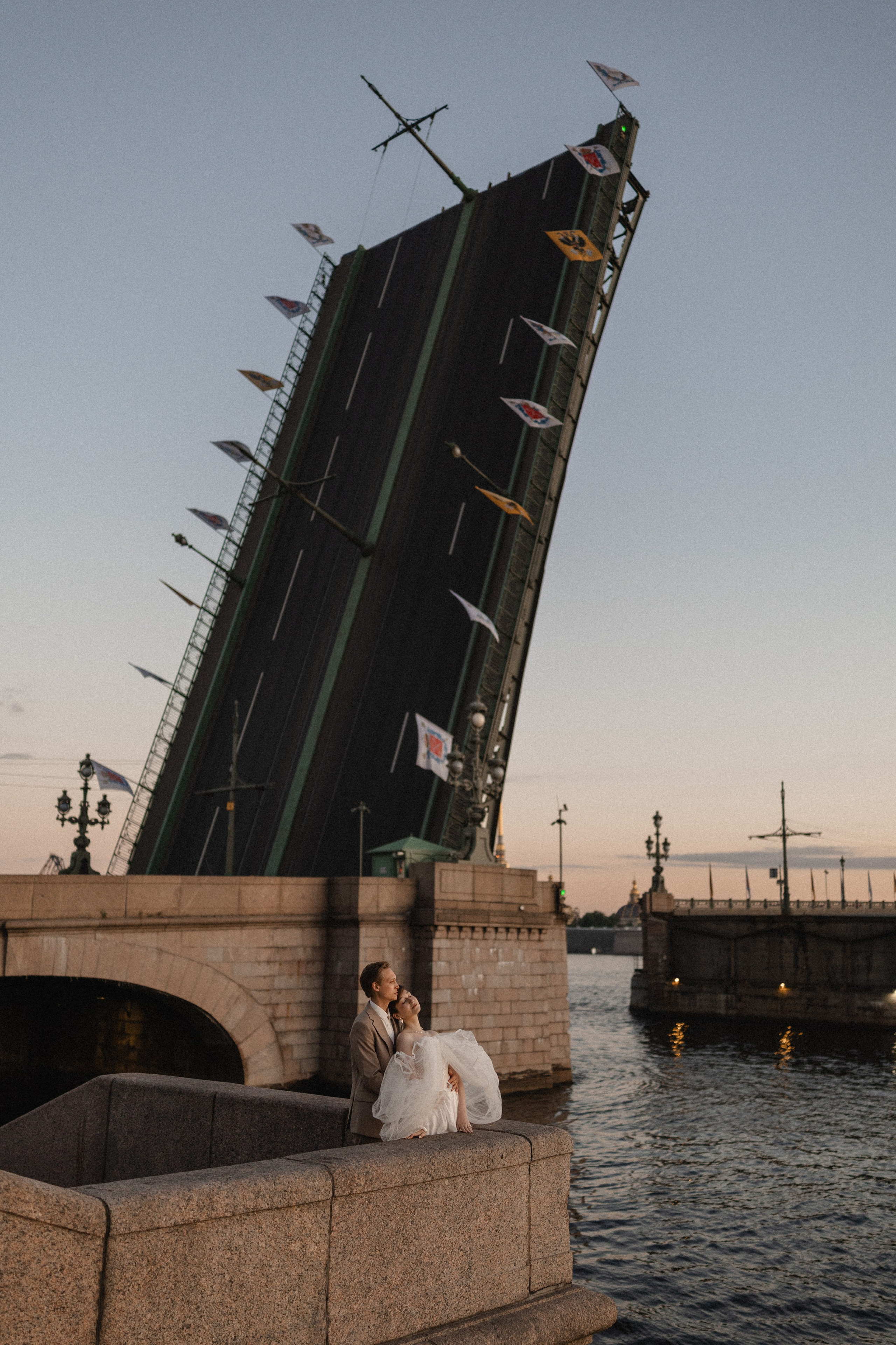 Мосты на рассвете. Юлия Анисимова — свадебный и семейный фотограф в Санкт-Петербурге