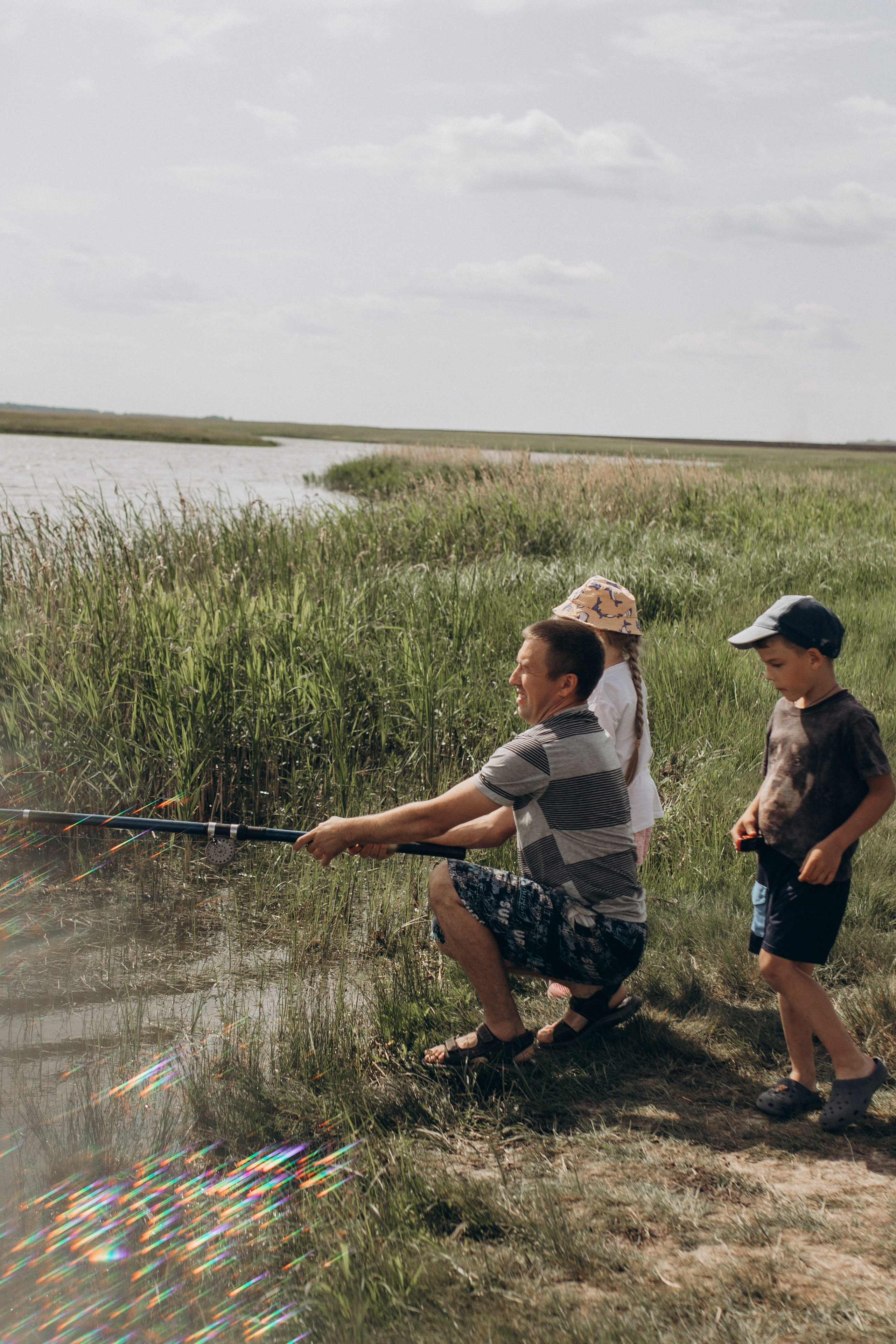 Семейная рыбалка. Семейный фотограф lifestyle в Новосибирске Елена Шпилевая