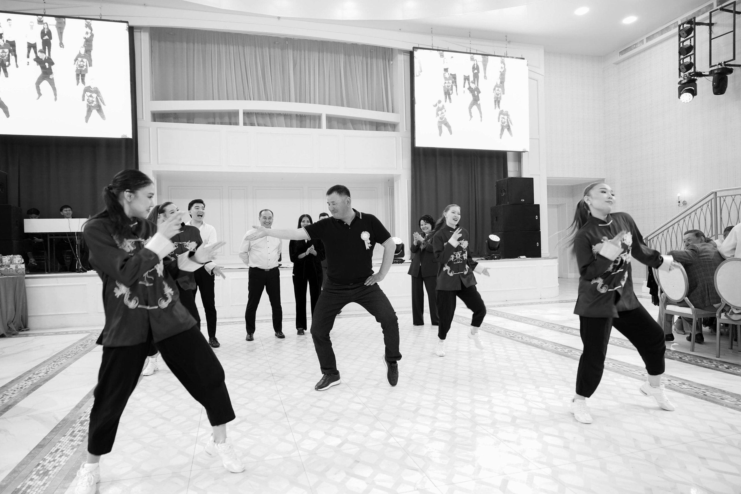 Dana uzatu. Фотограф Ернар Ержанов