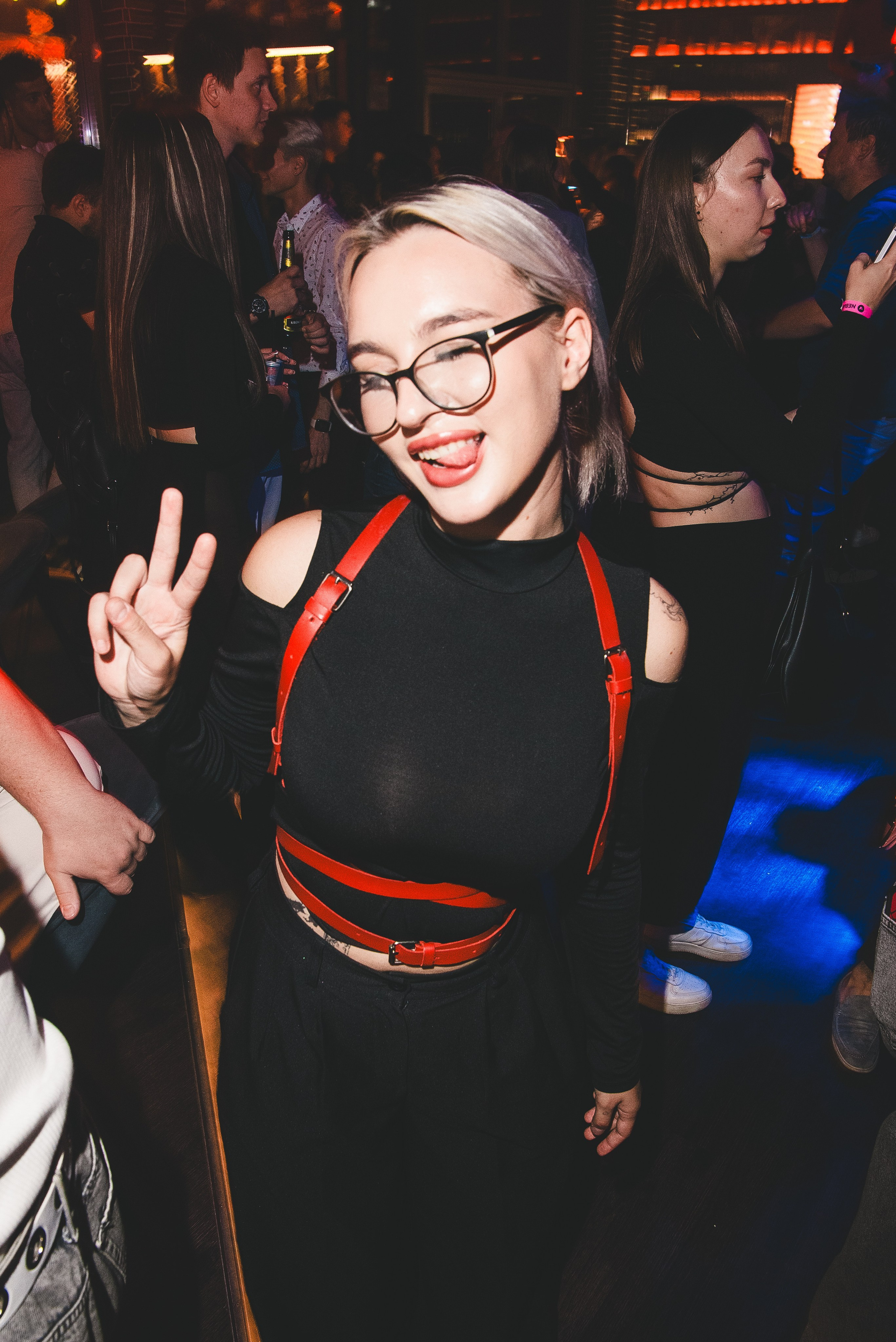 Фотоотчёты о вечеринках для НеБар Волгоград. Или стиль «пьяный фотограф». Фотограф в Волгограде и Волжском Александр Горбань