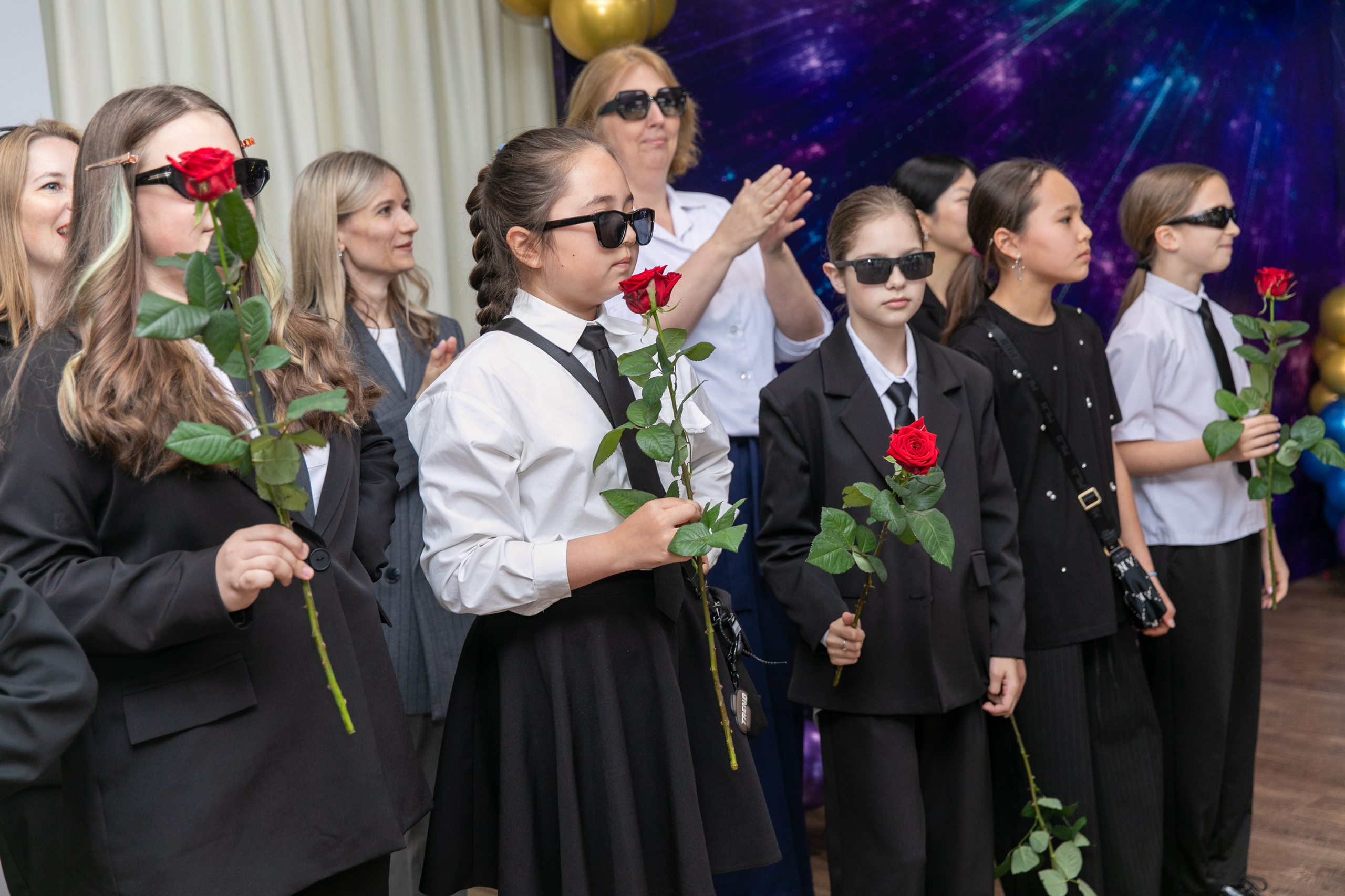 Выпускной 4 класс Гимназия 3 2025. Школьный и детский фотограф в Южно-Сахалинске Анастасия Лескова