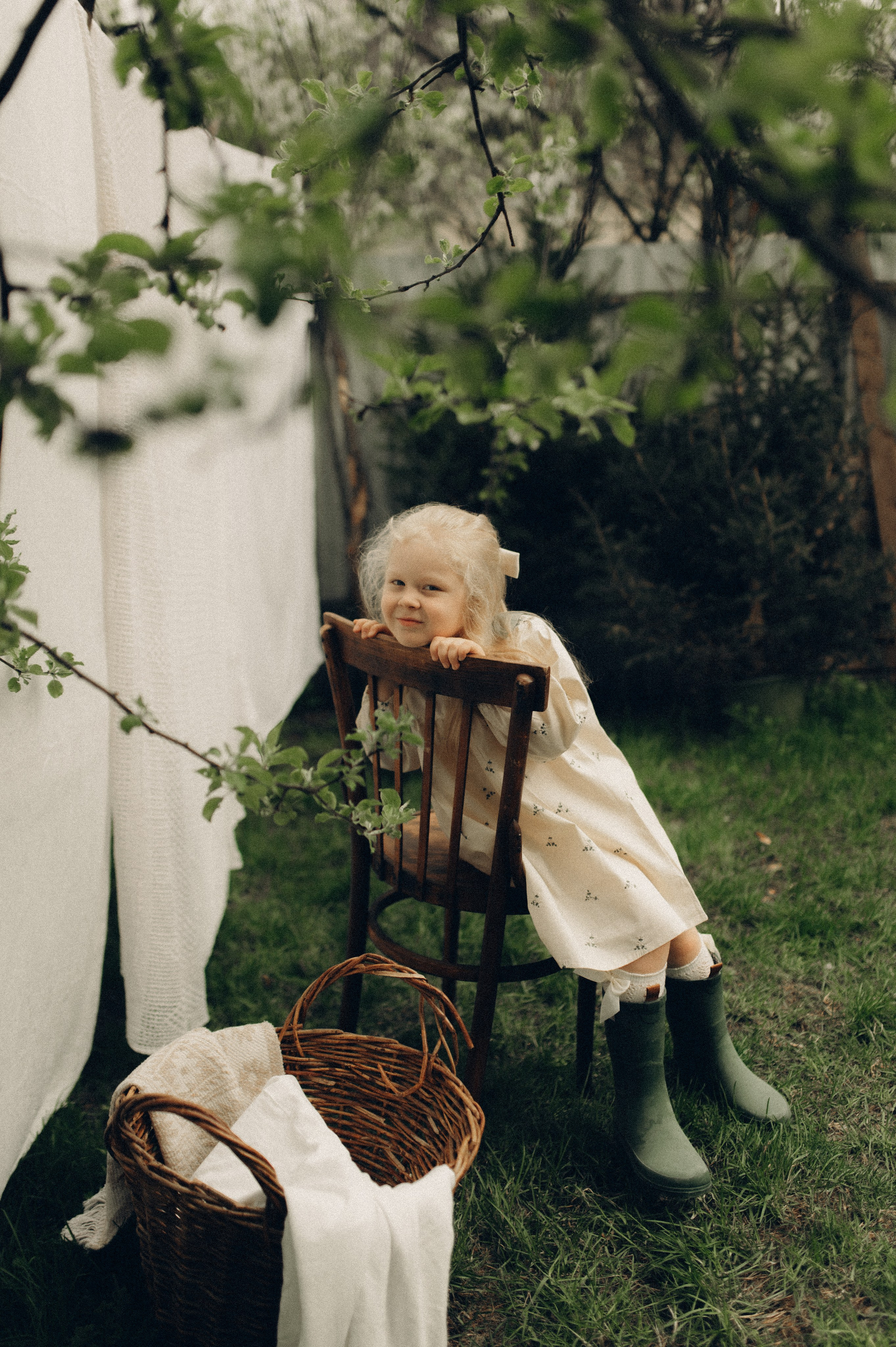 Весна в ладошках. Семейный фотограф в Москве Екатерина Денисенко | Фотосессии без постановки дома и в студии