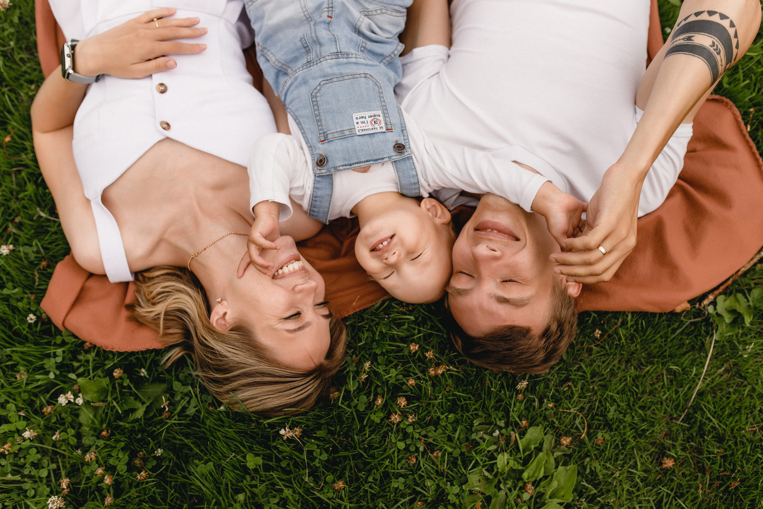 Денис, Настя и Андрюша. Главная