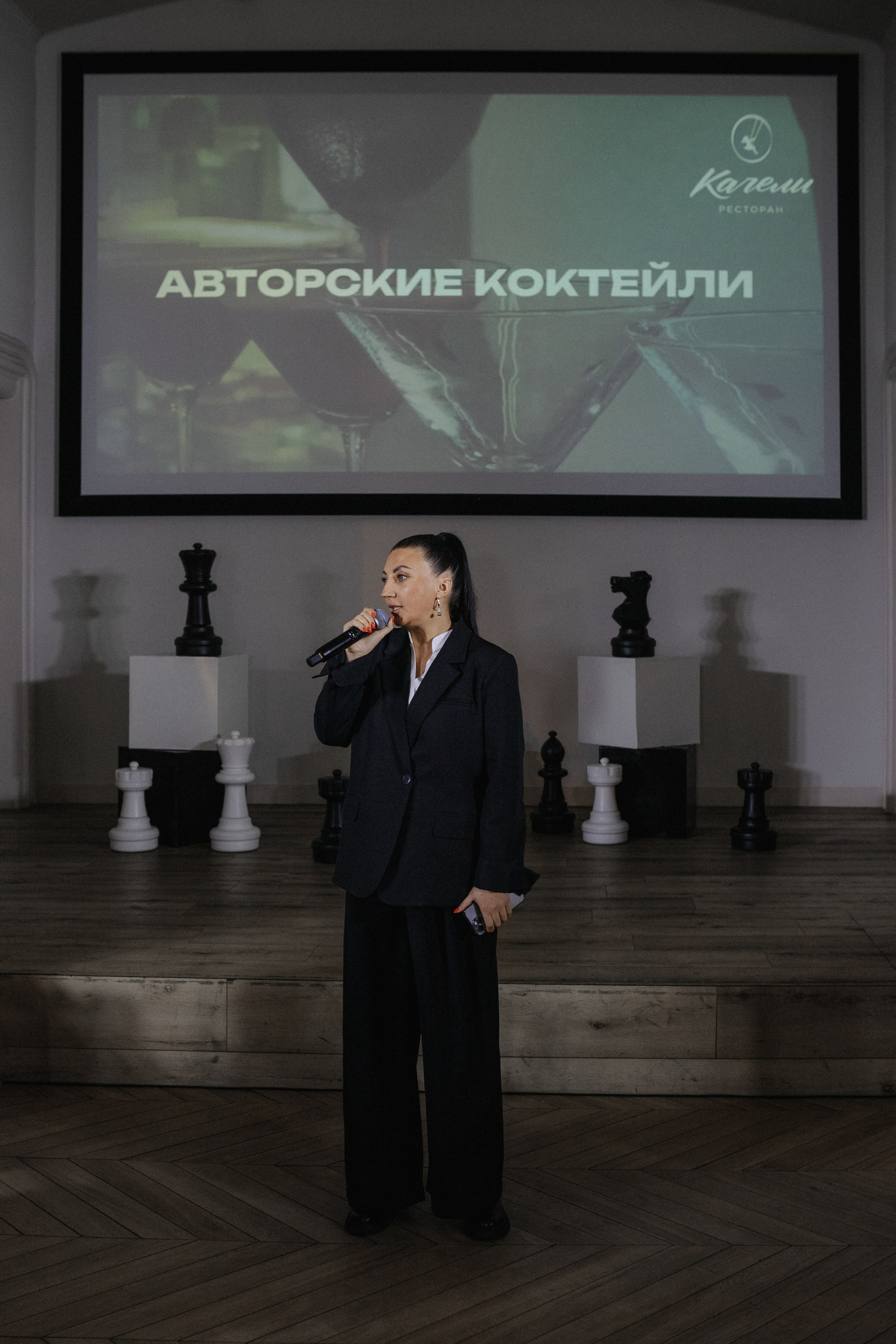 Бал-нетворкинг «Ход Королевы» от сообщества «Код Публичности» (декабрь 2025, Калининград). Женский и семейный фотограф в Калининграде Надежда Подлипинская