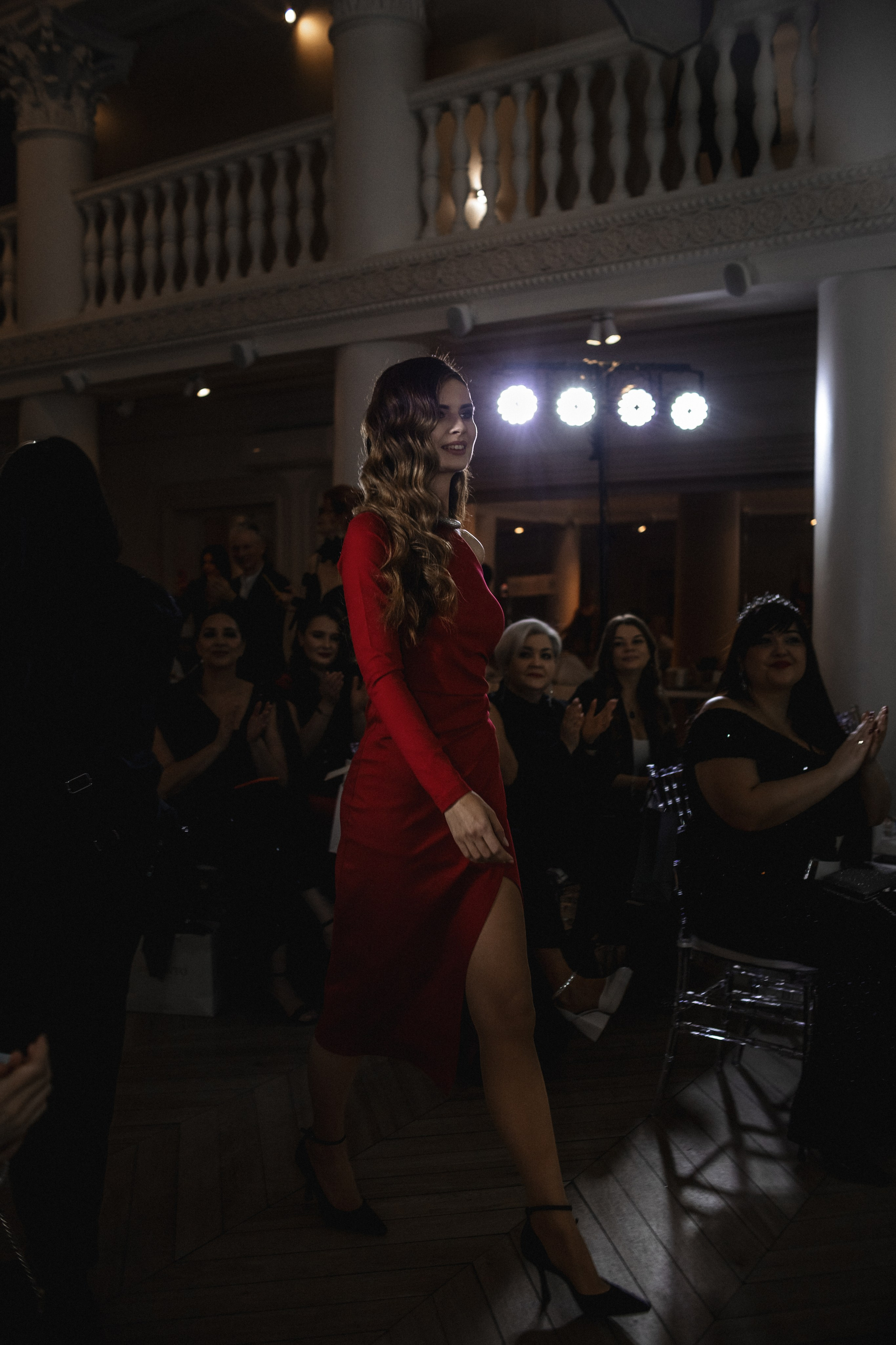 Бал-нетворкинг «Ход Королевы» от сообщества «Код Публичности» (декабрь 2025, Калининград). Женский и семейный фотограф в Калининграде Надежда Подлипинская