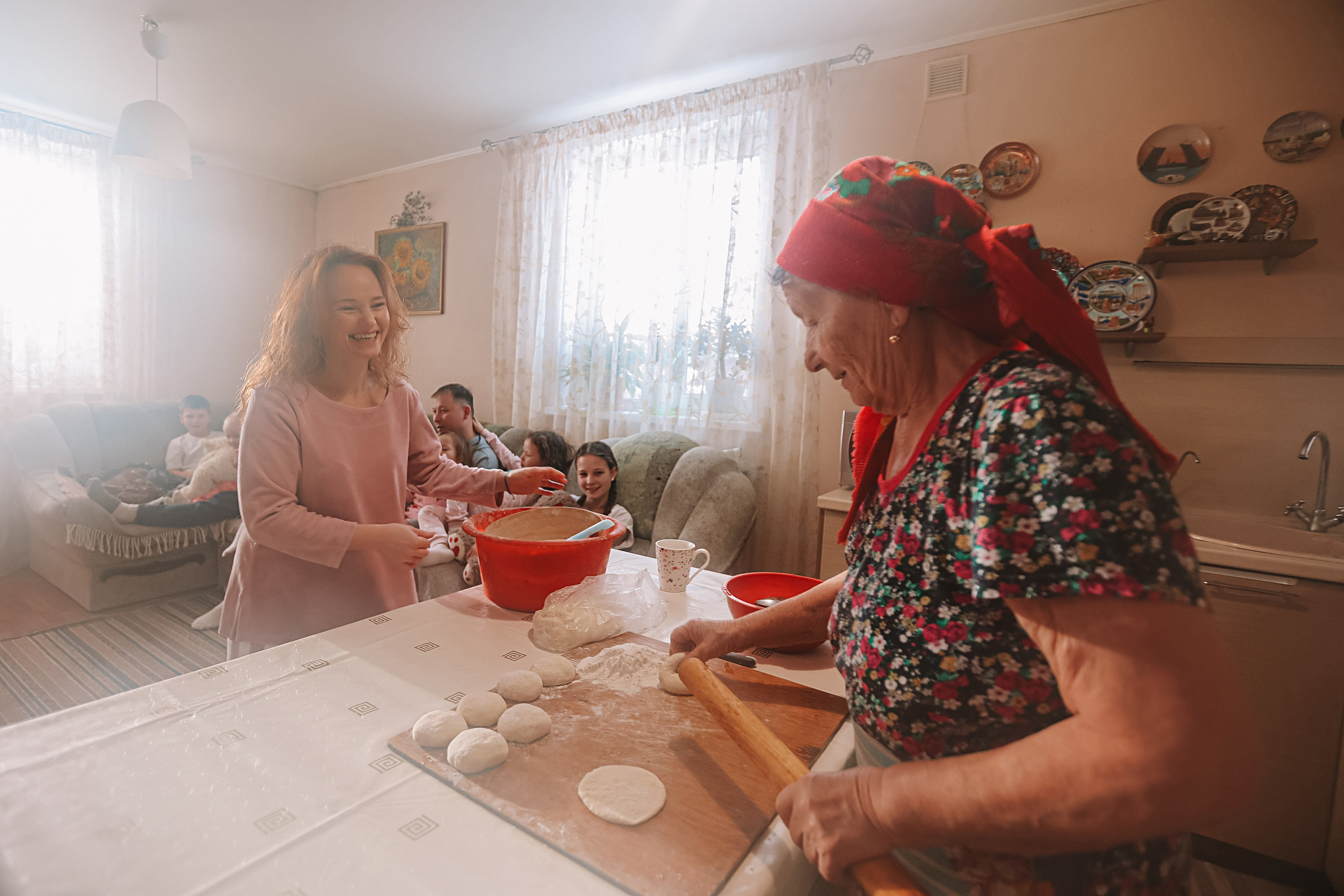 Большая семья репортаж. Семейный фотограф Тюмень, фотограф на роды Салмина Мария
