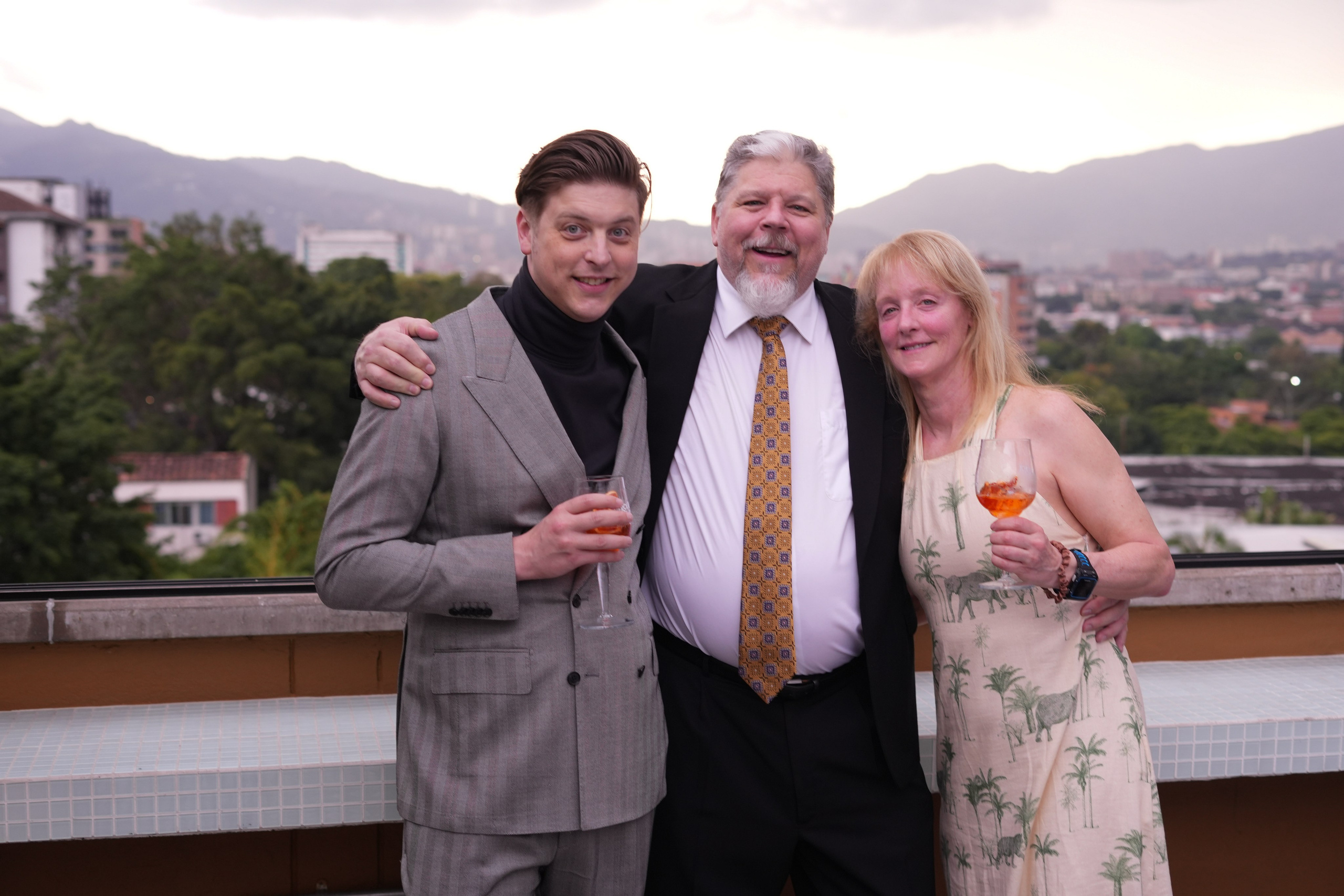 Olivia and Zack / 1 wedding day. Wedding Photographer in Barcelona and Medellin