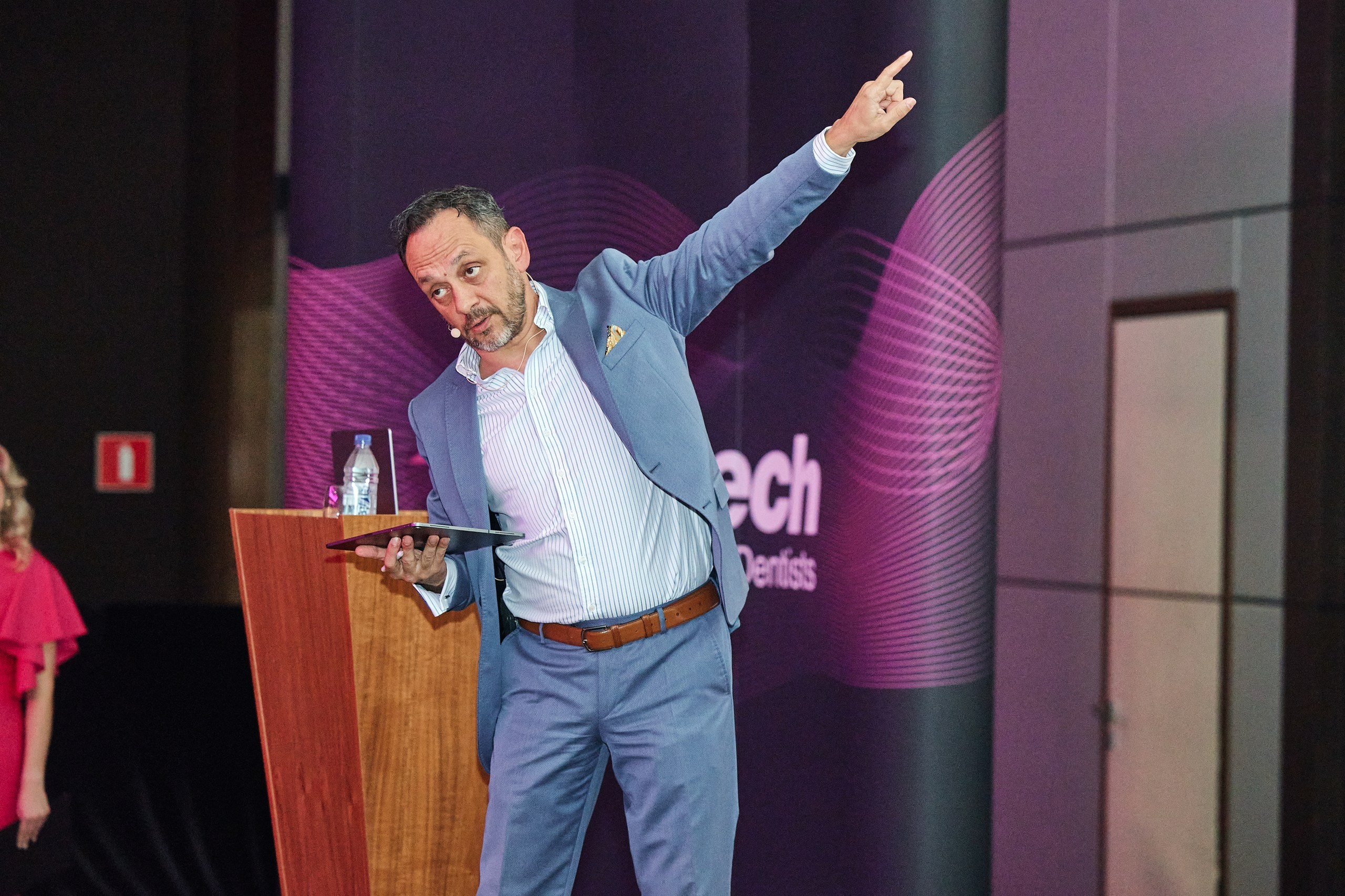 Конгресс имплантологов Neo Biotech 2025. Антон Артюшин, портретный фотограф. Москва