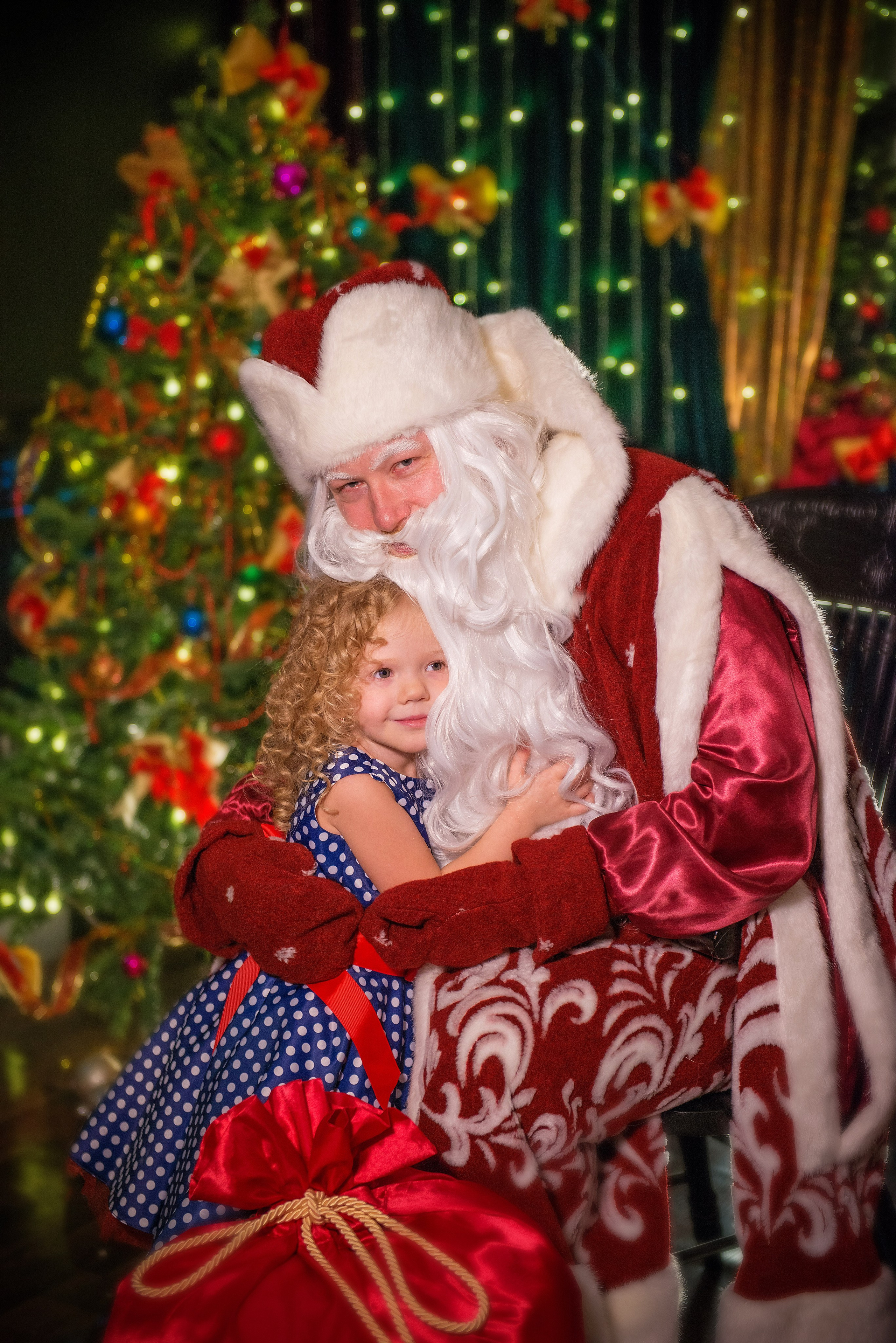 Встреча с Дедом Морозом (ежегодный). Татьяна Гойда портретный и семейный фотограф Ленск. Выпускные альбомы