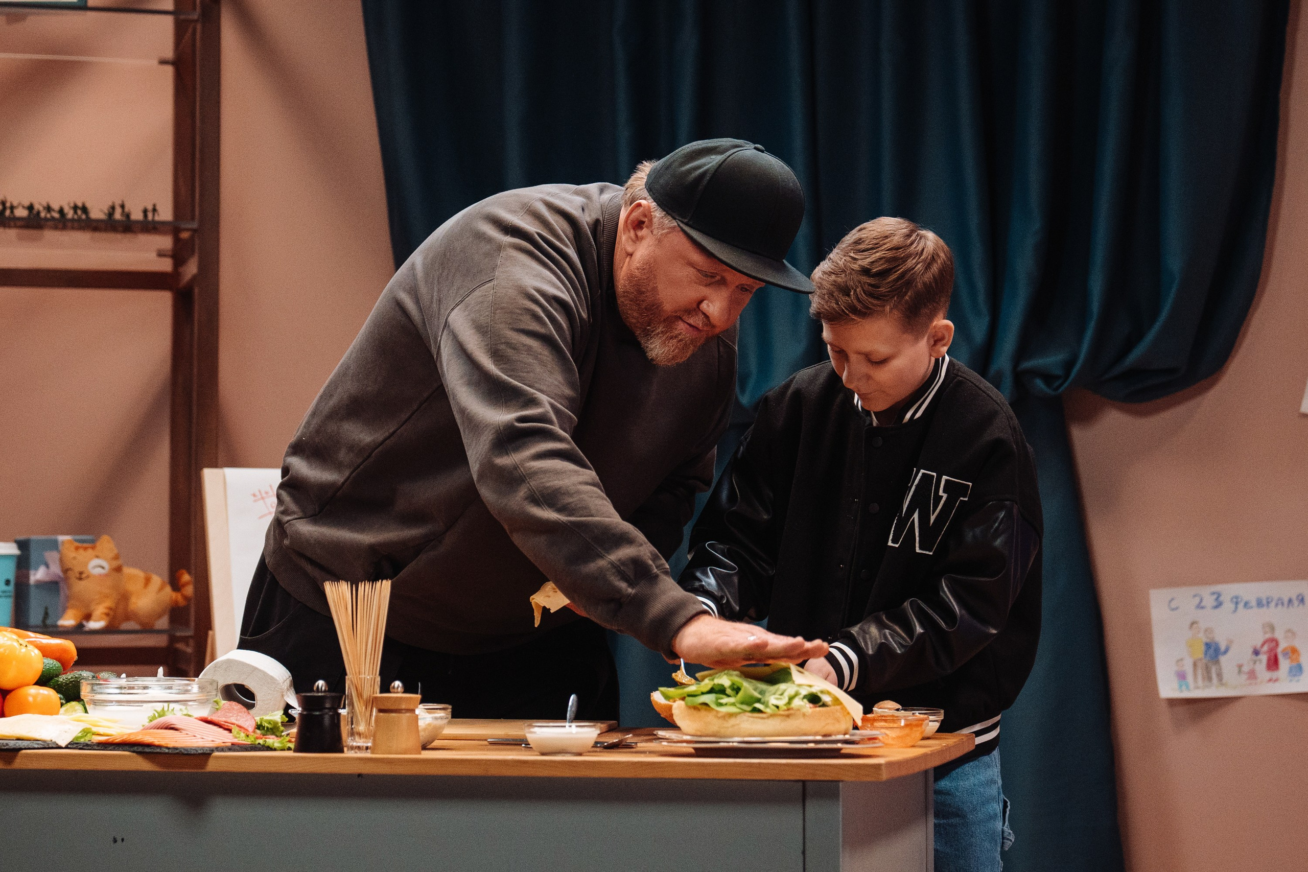 Шоу — Кто здесь папа?